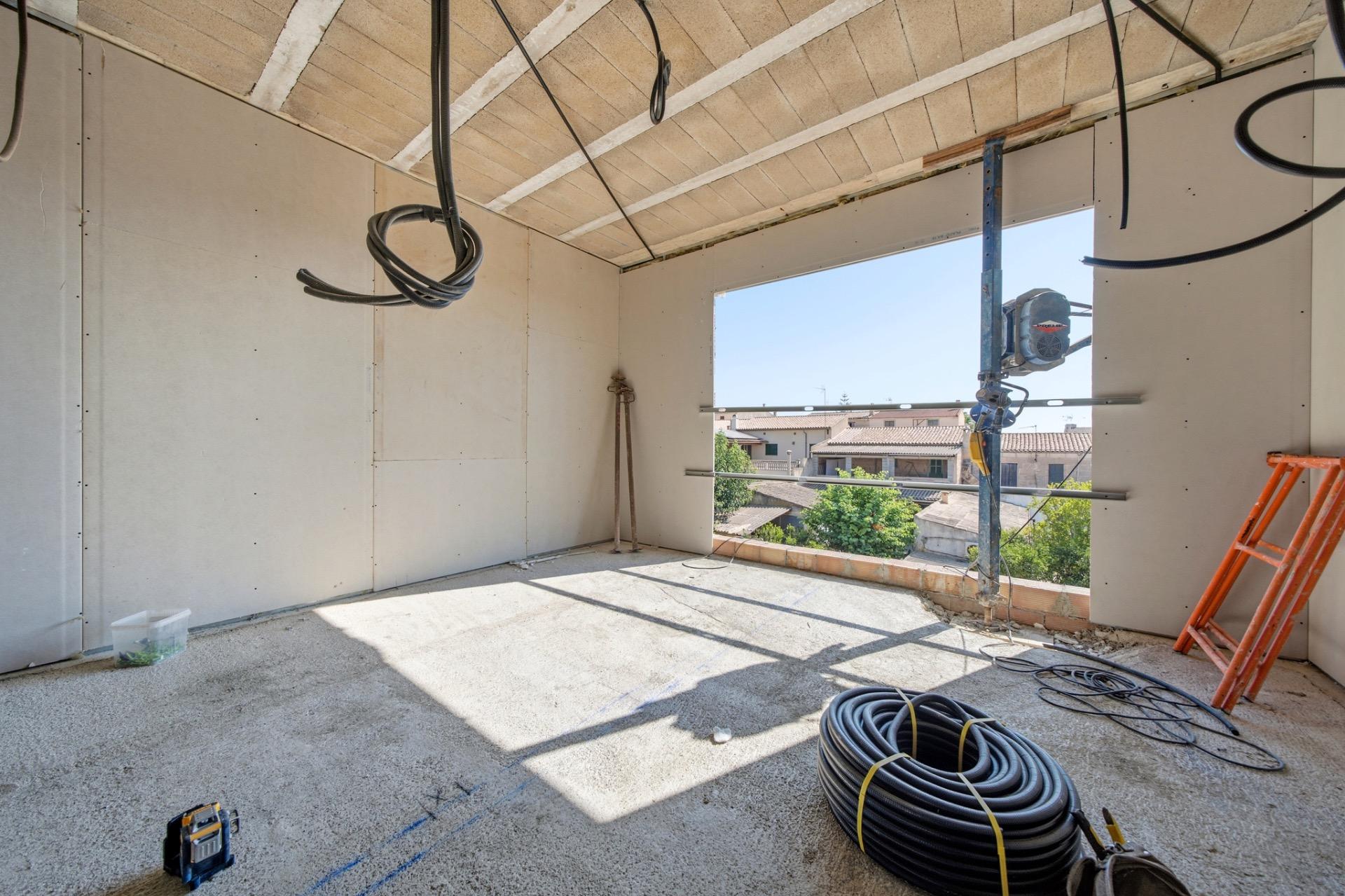 ADOSADO DE OBRA NUEVA CON PISCINA EN VILAFRANCA - foto 27