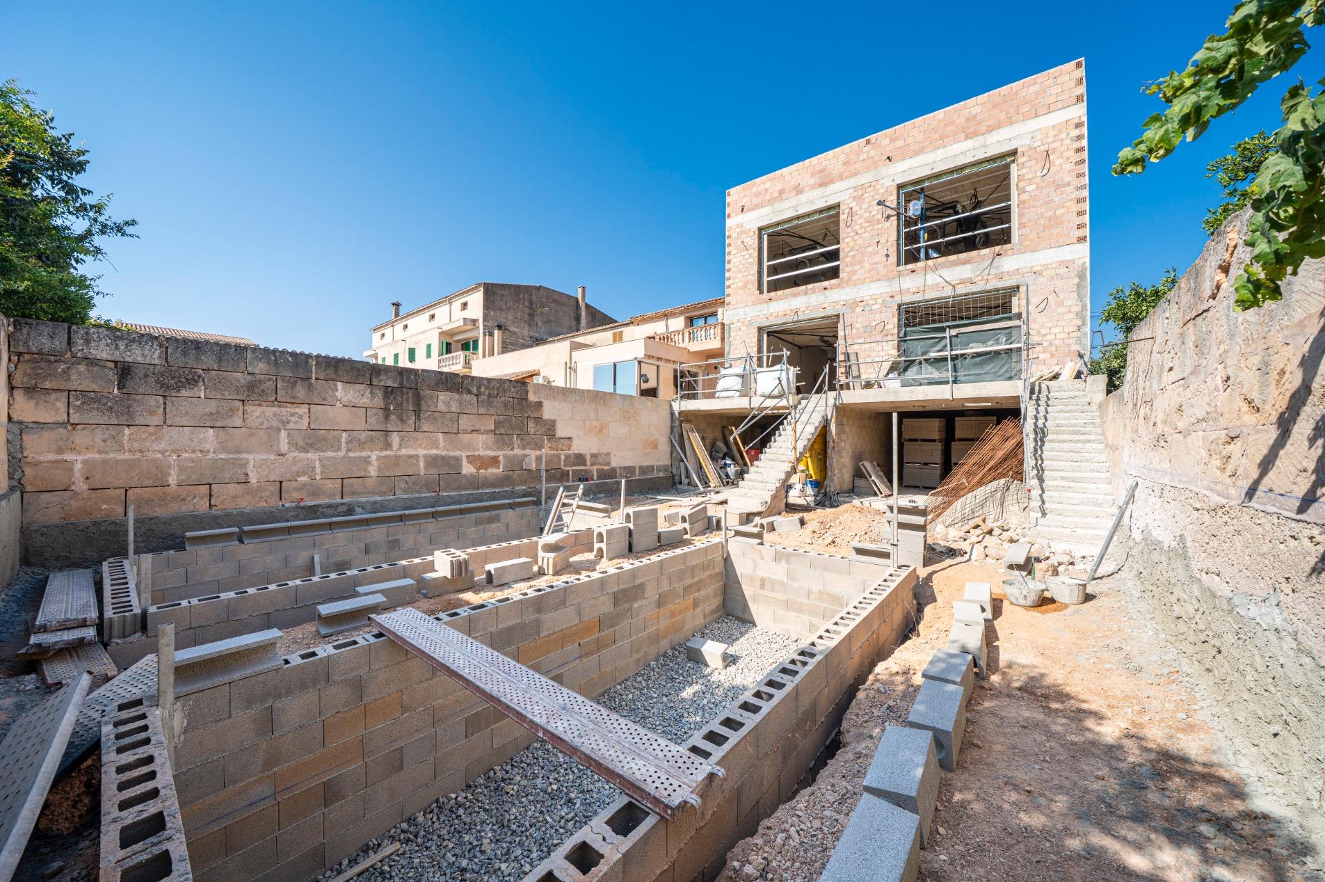 ADOSADO DE OBRA NUEVA CON PISCINA EN VILAFRANCA - foto 9