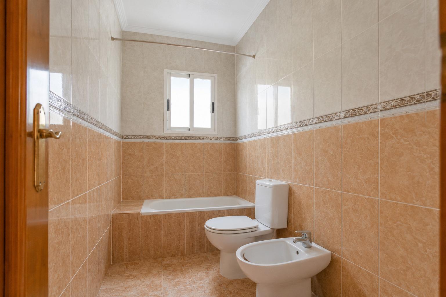 Bungalow planta alta de 2 hab con solárium privado y vistas  - foto 12