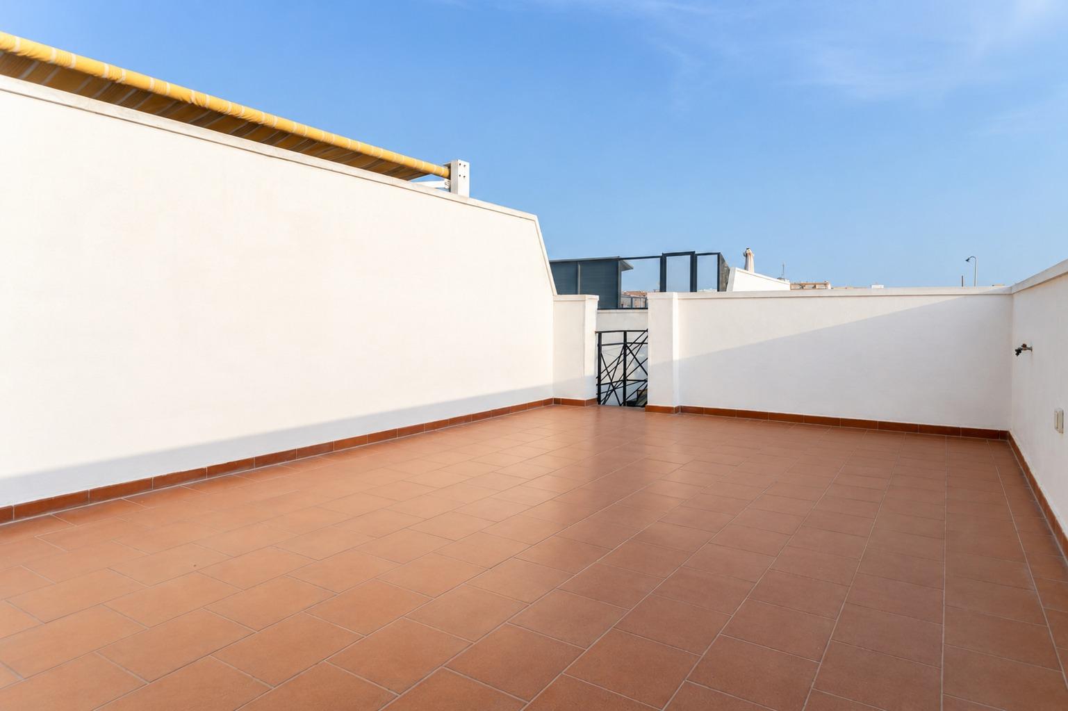 Bungalow planta alta de 2 hab con solárium privado y vistas  - foto 18
