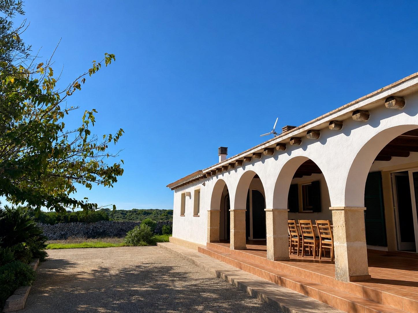 Casa de campo con amplio terreno y autonomía energética en S