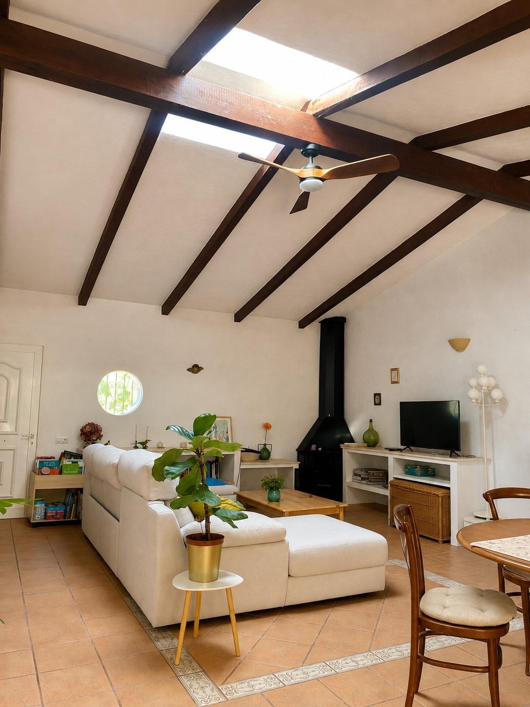 Casa de campo con amplio terreno y autonomía energética en S - foto 2
