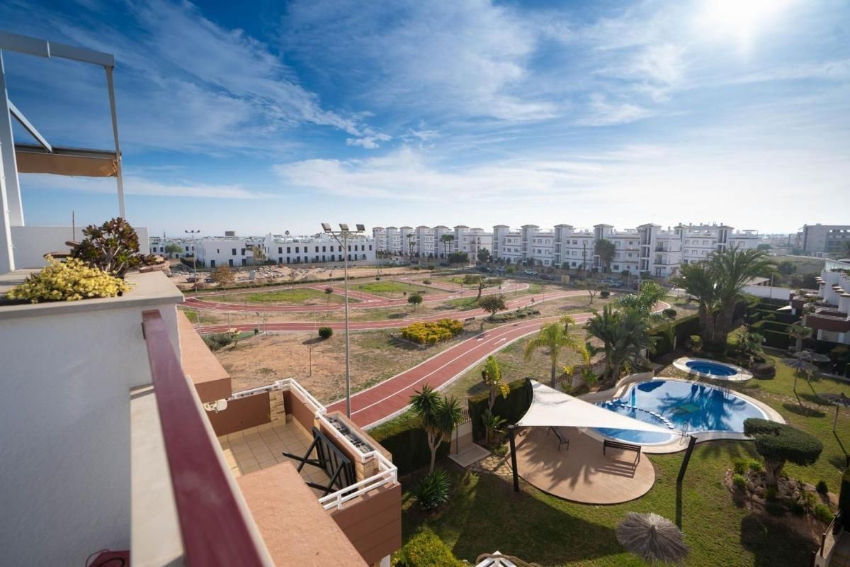 Apartamento 2 habitaciones 66m² en venta - Punta Prima - foto 2