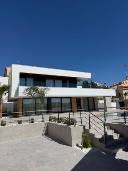 Casa 4 habitaciones 203m² en venta - La Marquesa