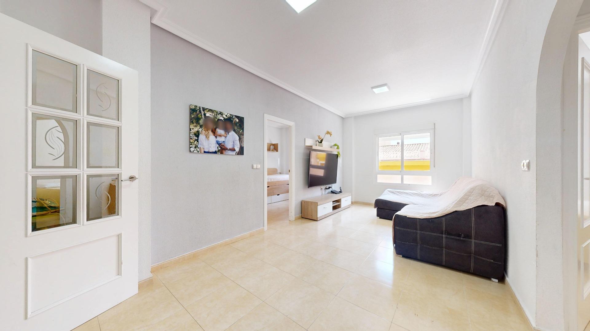 Planta baja de 3 dormitorios con piscina comunitaria y aire 