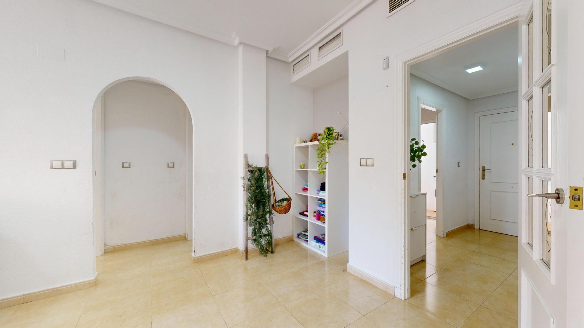 Planta baja de 3 dormitorios con piscina comunitaria y aire  - foto 12