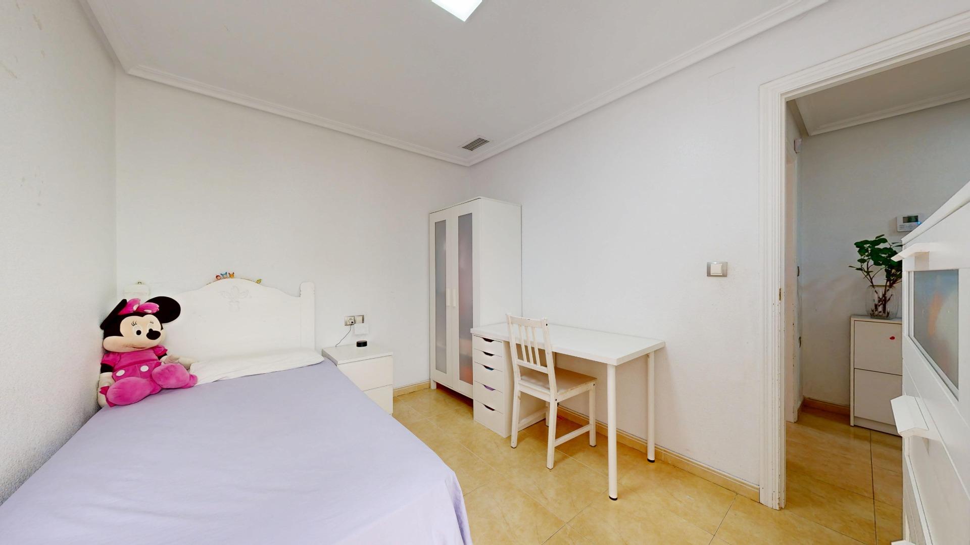 Planta baja de 3 dormitorios con piscina comunitaria y aire  - foto 24