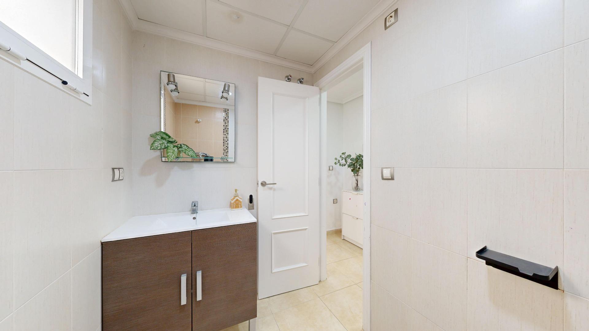 Planta baja de 3 dormitorios con piscina comunitaria y aire  - foto 28