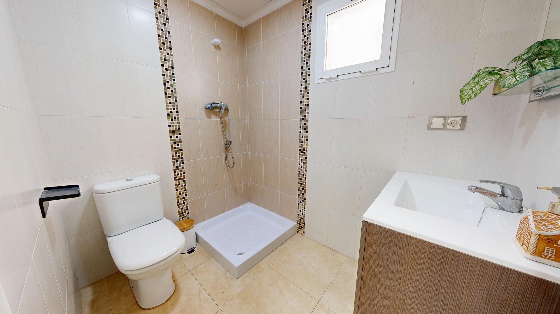 Planta baja de 3 dormitorios con piscina comunitaria y aire  - foto 29