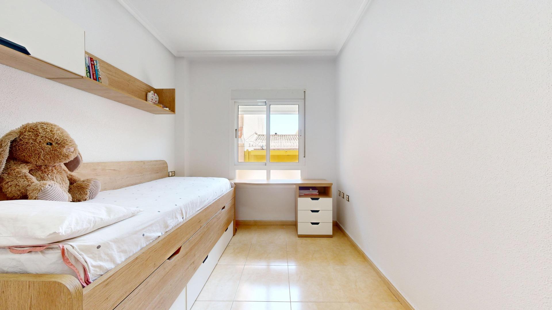 Planta baja de 3 dormitorios con piscina comunitaria y aire  - foto 33
