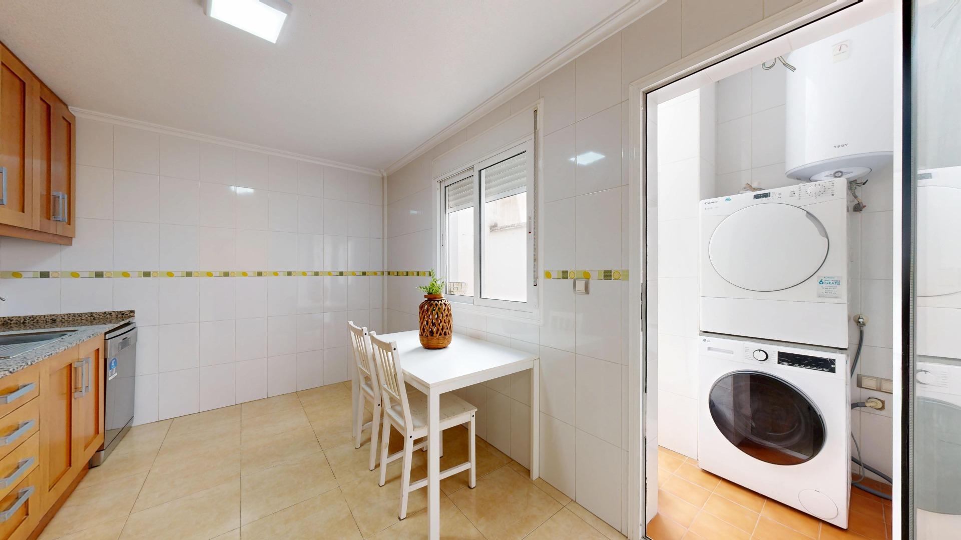 Planta baja de 3 dormitorios con piscina comunitaria y aire  - foto 38