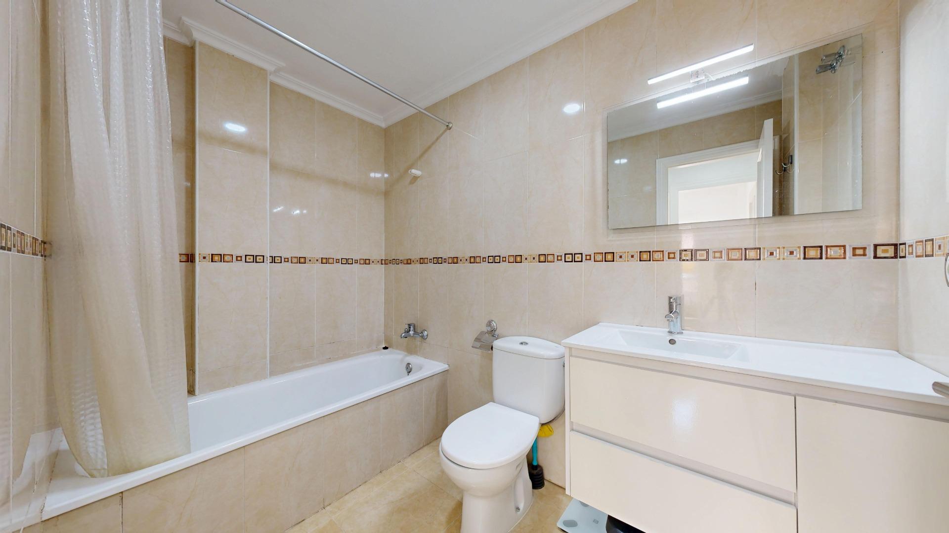 Planta baja de 3 dormitorios con piscina comunitaria y aire  - foto 8