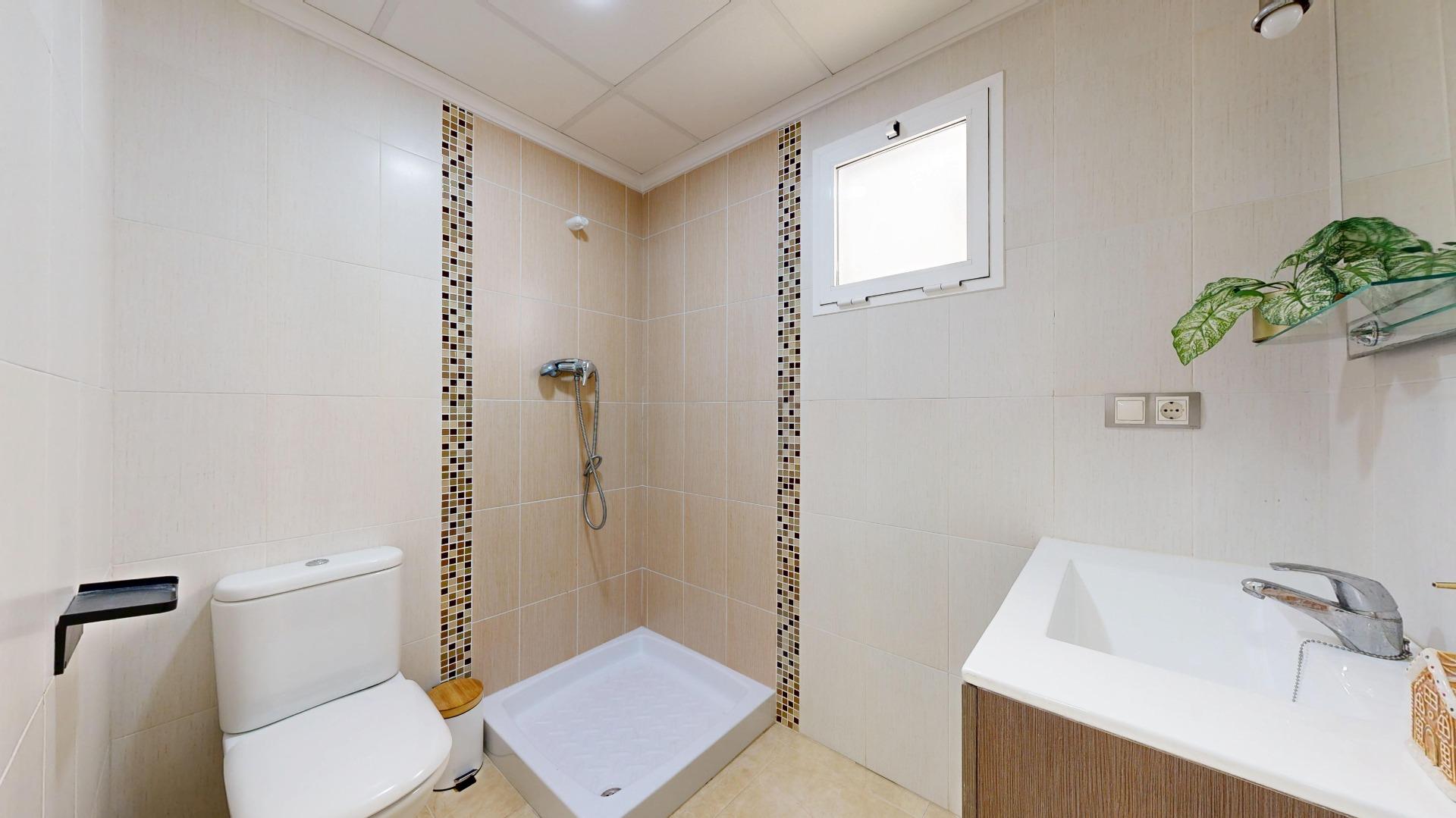 Planta baja de 3 dormitorios con piscina comunitaria y aire  - foto 9