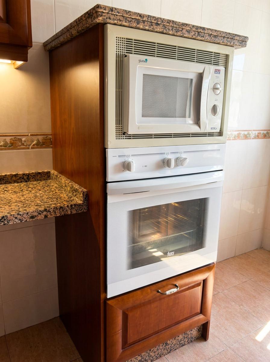 Piso en alquiler en Av. Juan Pablo II, 8, Granada | Luminoso - foto 4