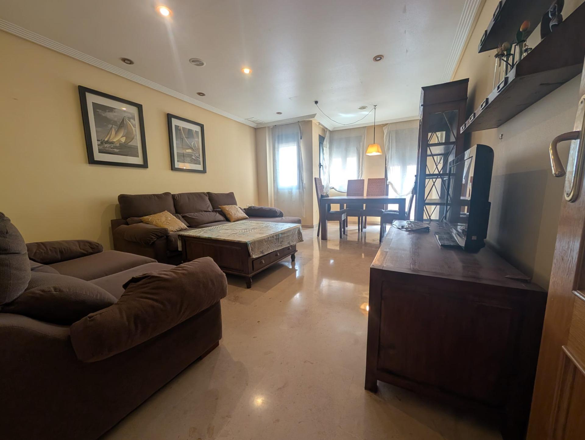 ¡Tu VIVIENDA CON 4 DORMITORIOS en el corazón de Elche! - foto 2