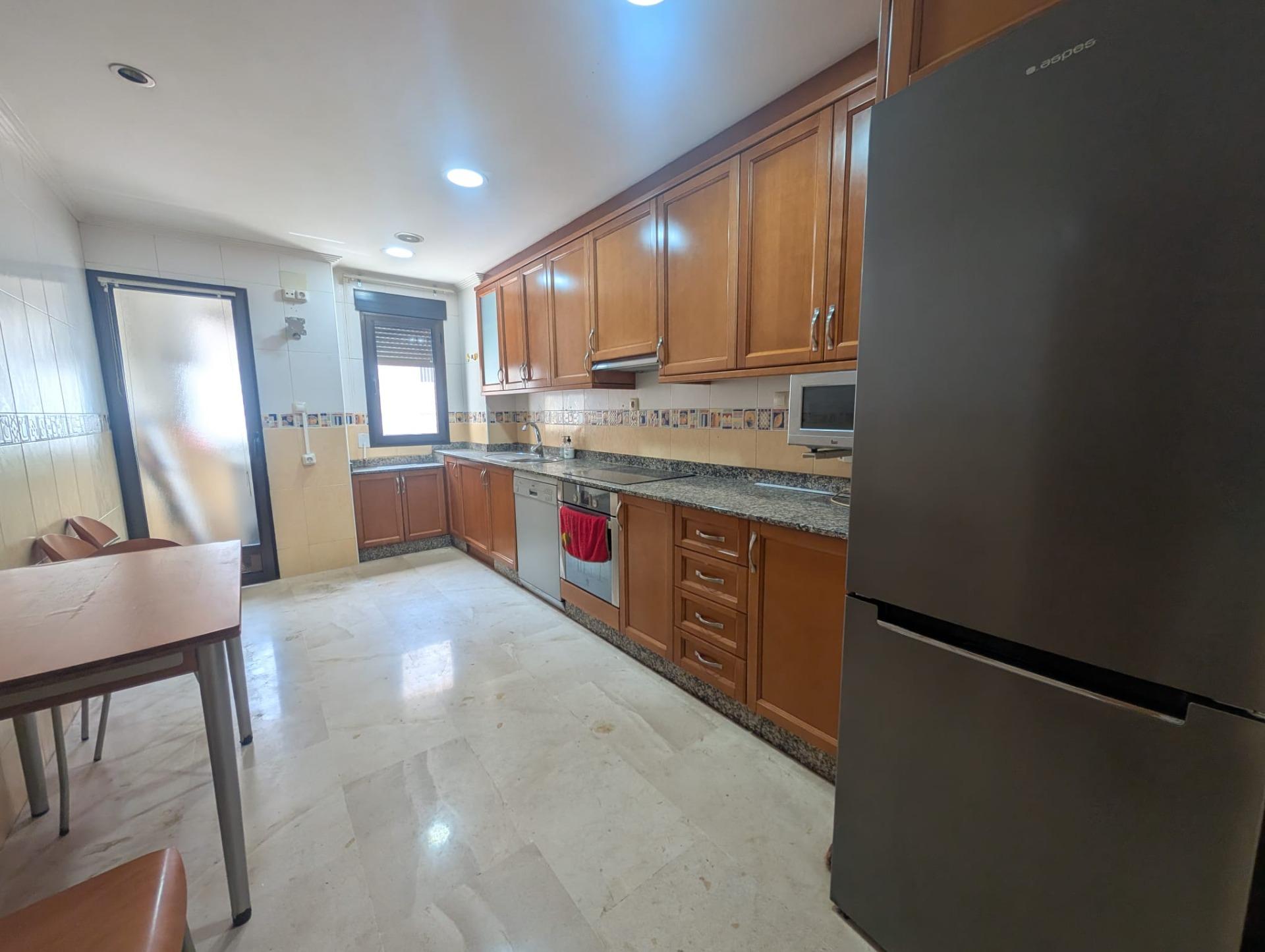 ¡Tu VIVIENDA CON 4 DORMITORIOS en el corazón de Elche! - foto 11