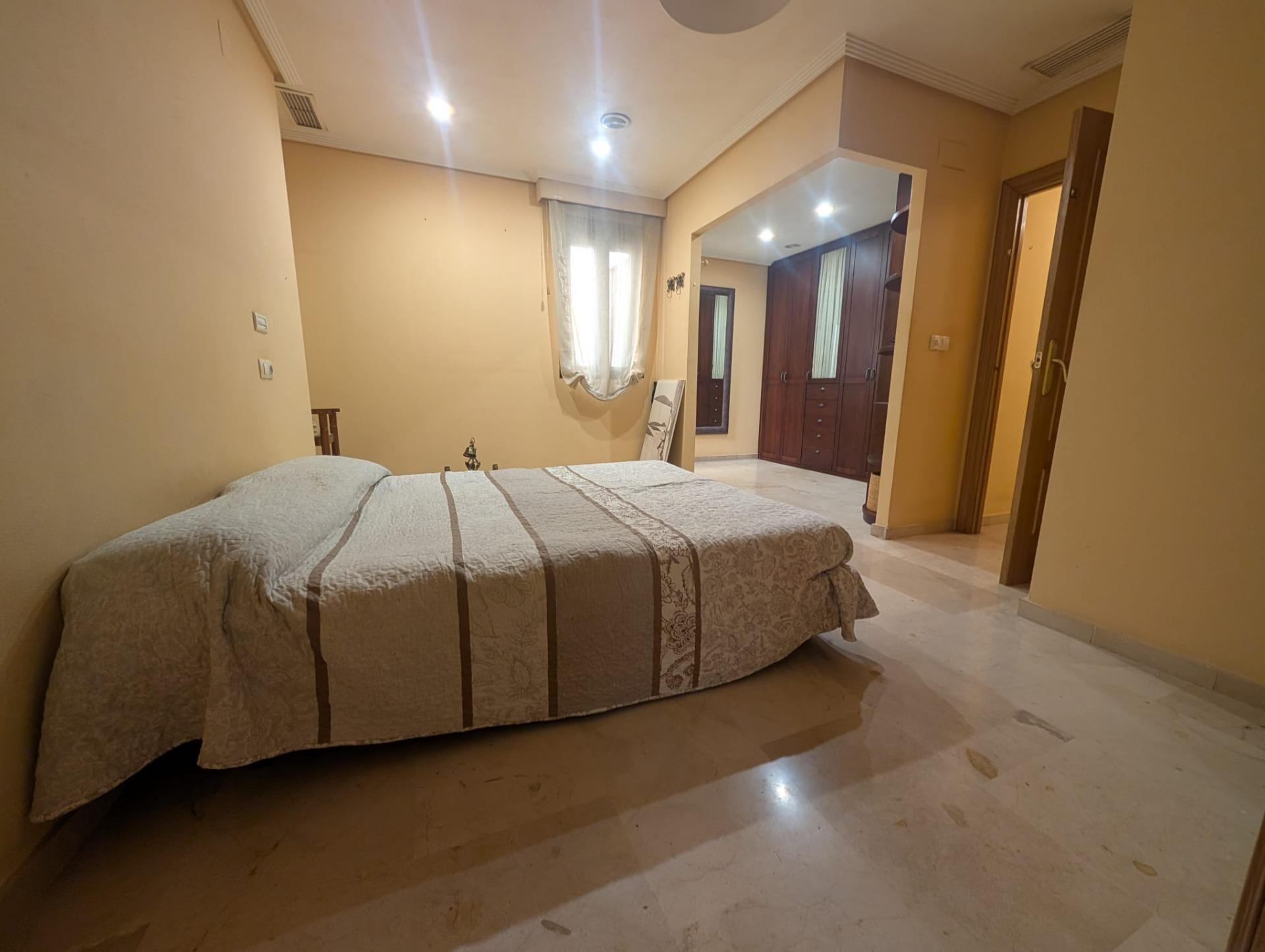 ¡Tu VIVIENDA CON 4 DORMITORIOS en el corazón de Elche! - foto 13