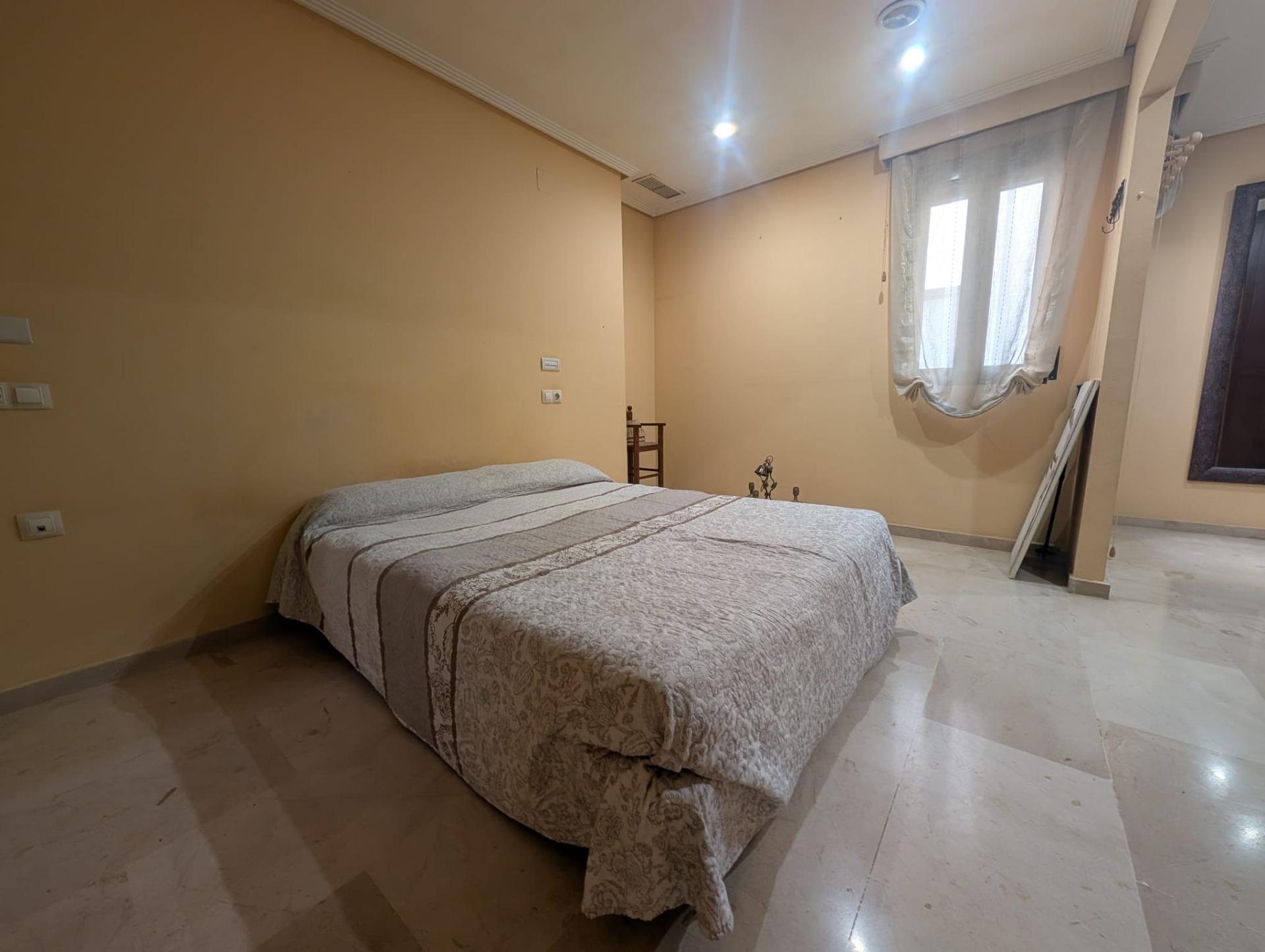¡Tu VIVIENDA CON 4 DORMITORIOS en el corazón de Elche! - foto 17