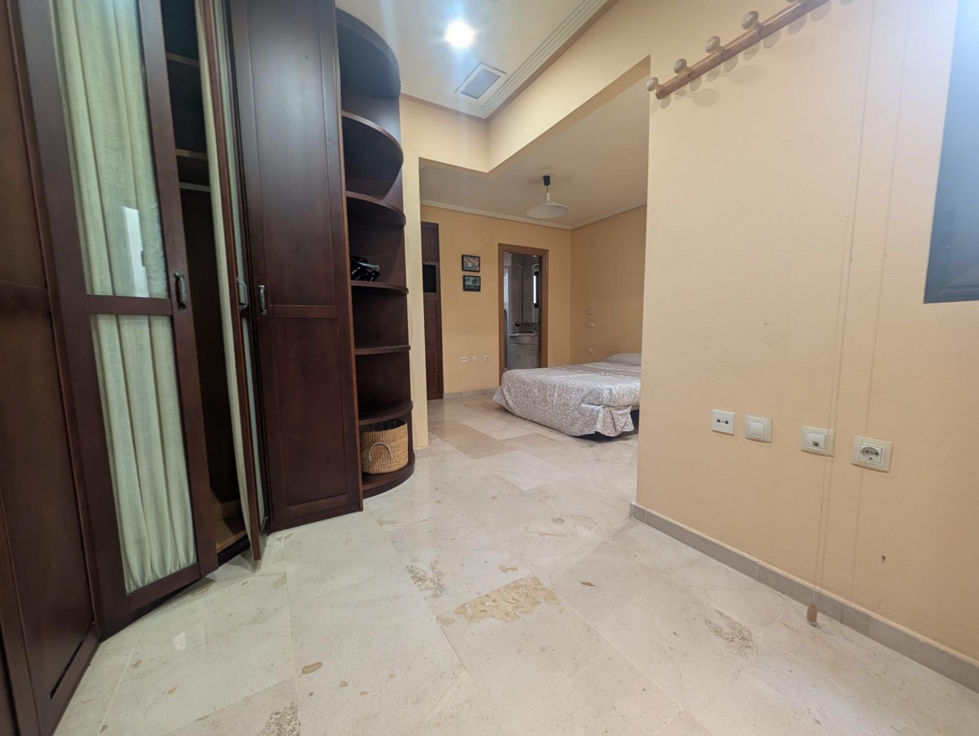¡Tu VIVIENDA CON 4 DORMITORIOS en el corazón de Elche! - foto 19