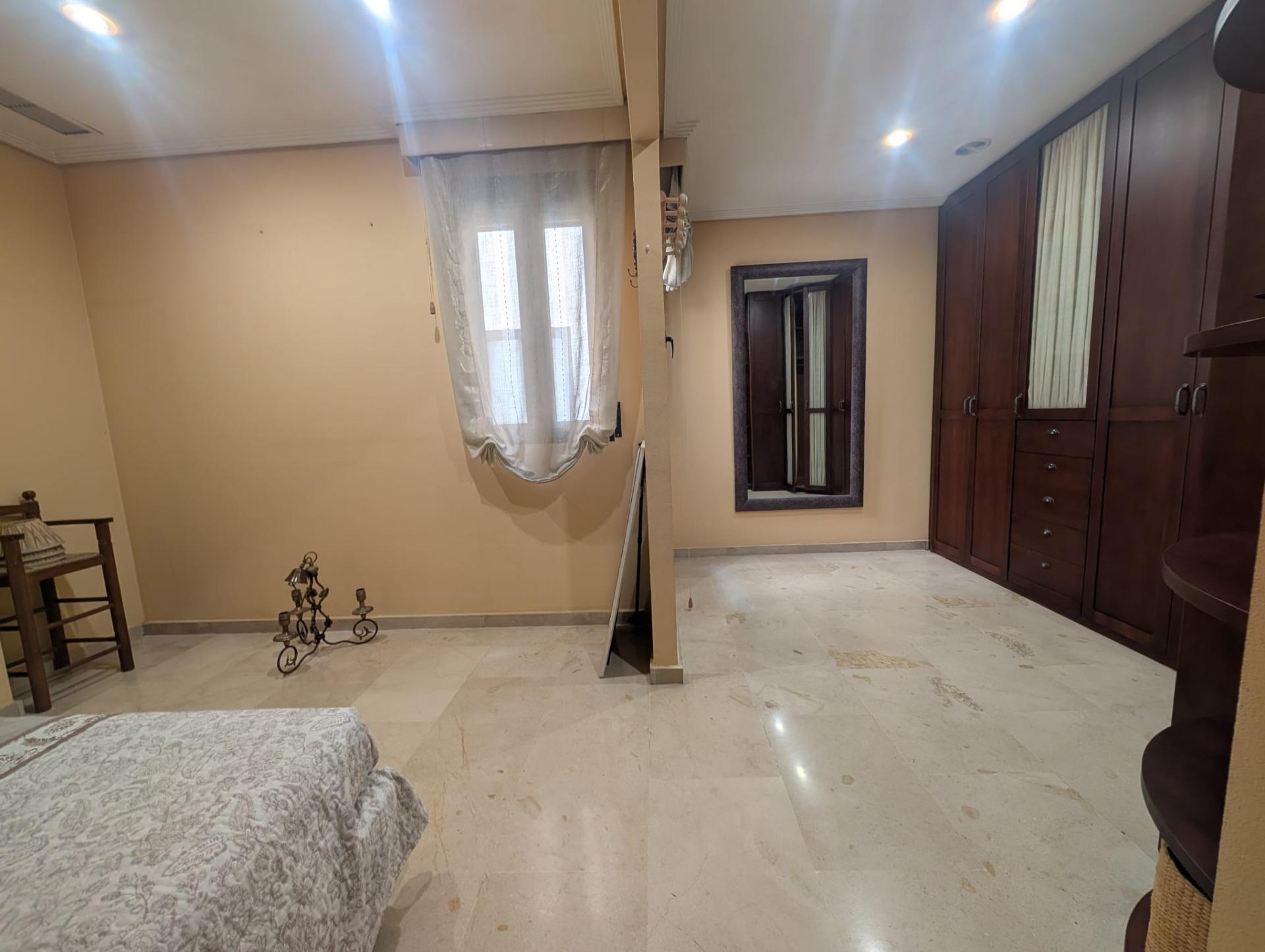 ¡Tu VIVIENDA CON 4 DORMITORIOS en el corazón de Elche! - foto 20
