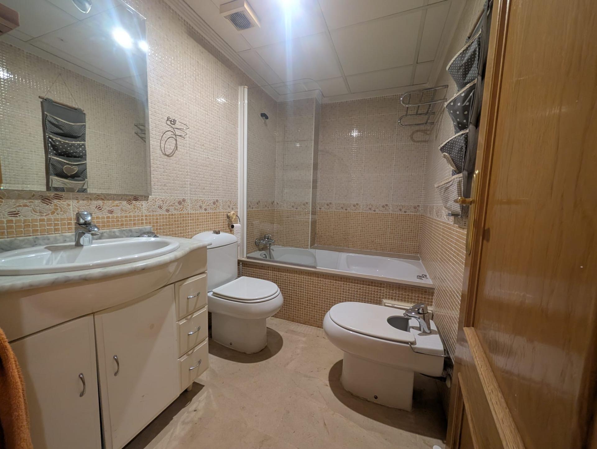 ¡Tu VIVIENDA CON 4 DORMITORIOS en el corazón de Elche! - foto 25