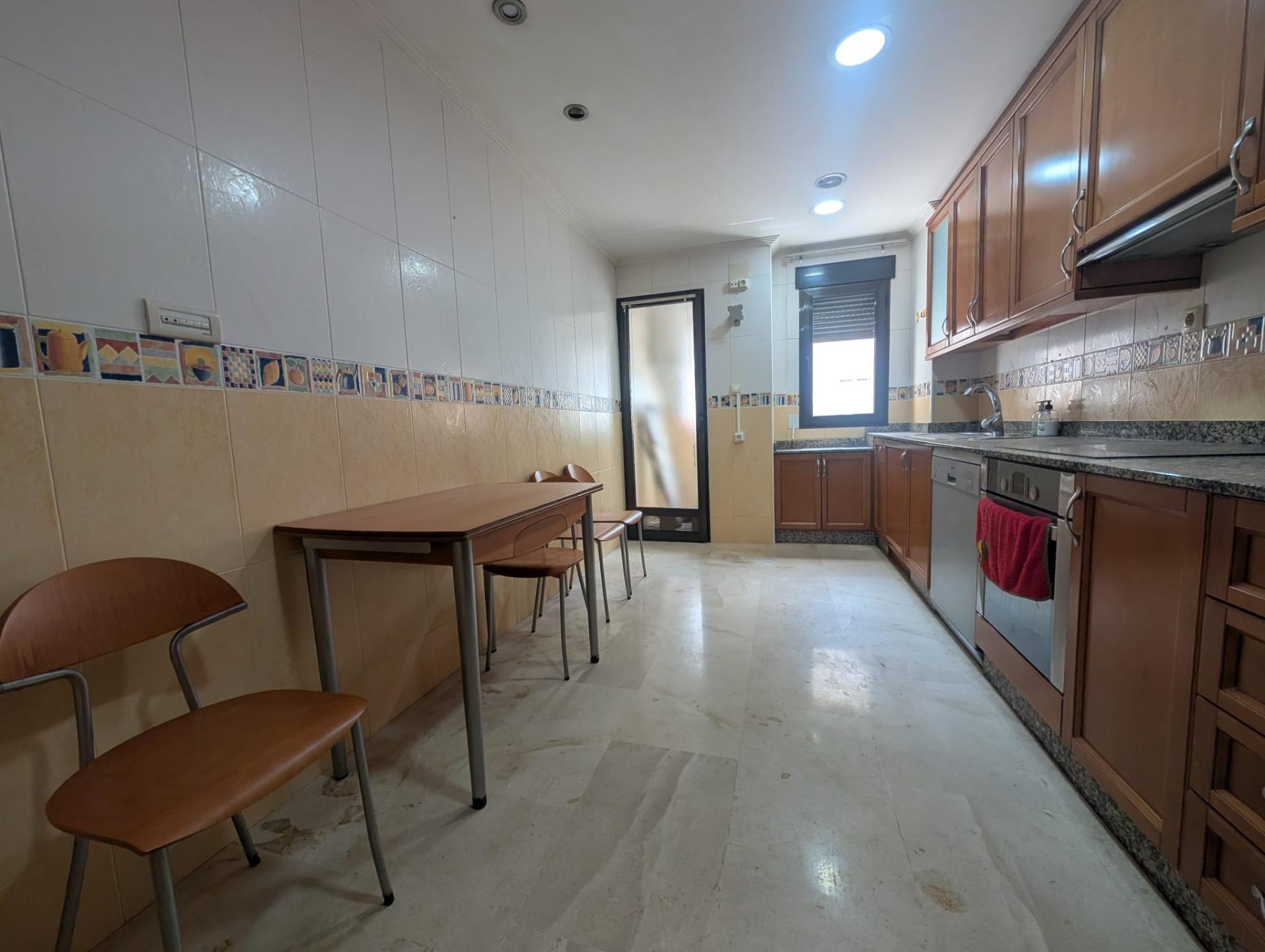 ¡Tu VIVIENDA CON 4 DORMITORIOS en el corazón de Elche! - foto 35