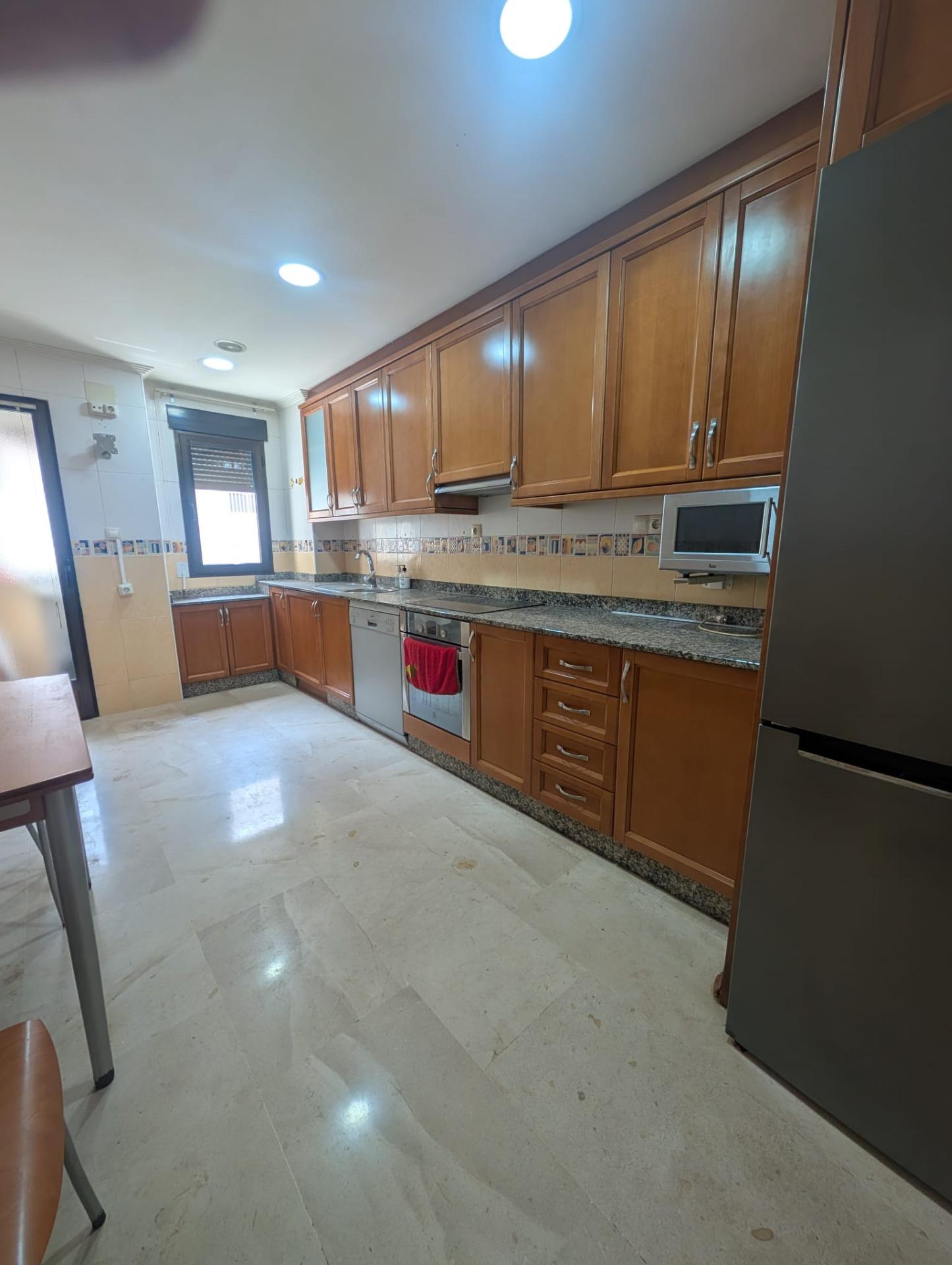 ¡Tu VIVIENDA CON 4 DORMITORIOS en el corazón de Elche! - foto 10