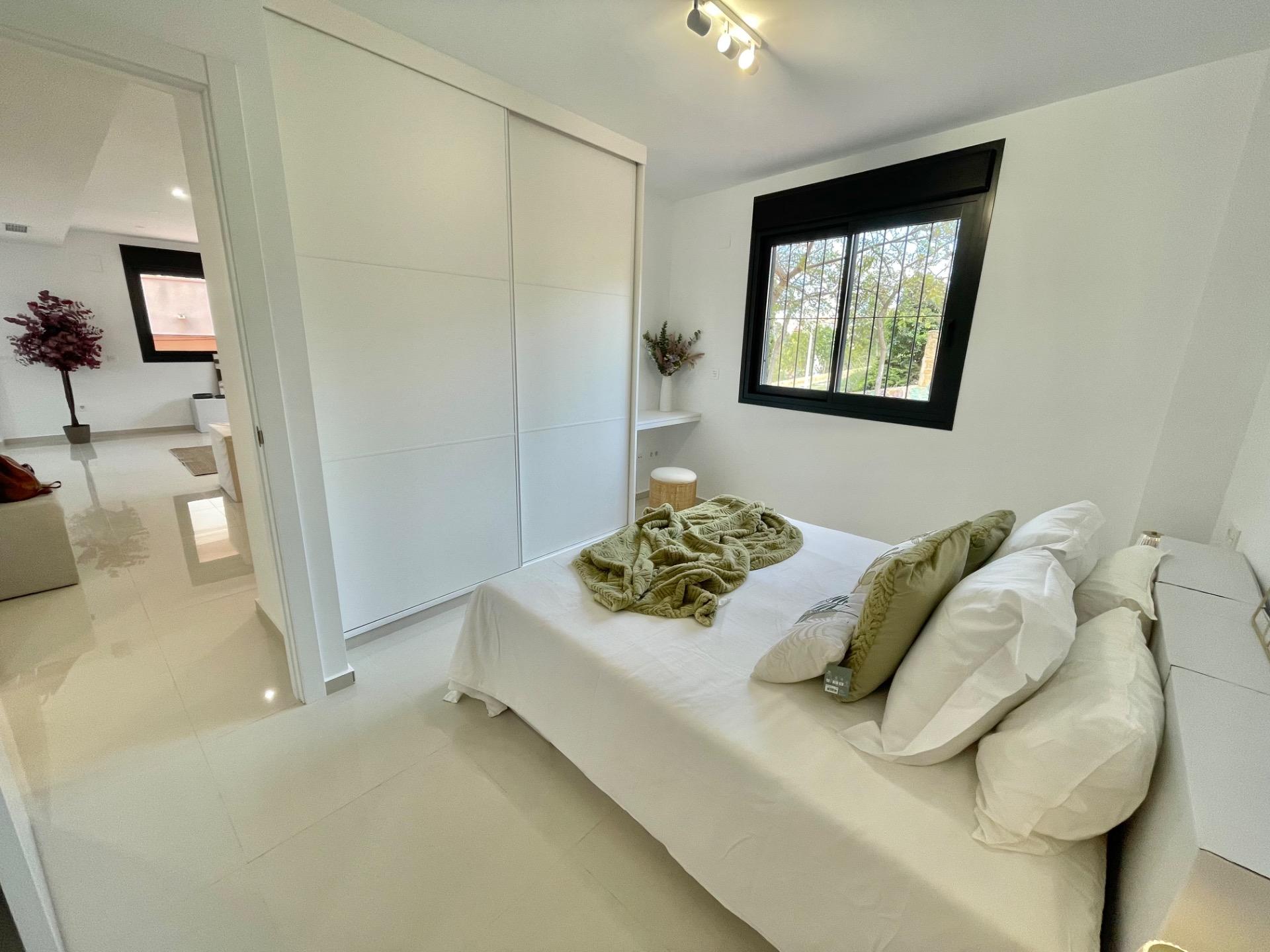 Planta baja 4 habitaciones 115m² en venta - Playa Levante - foto 17