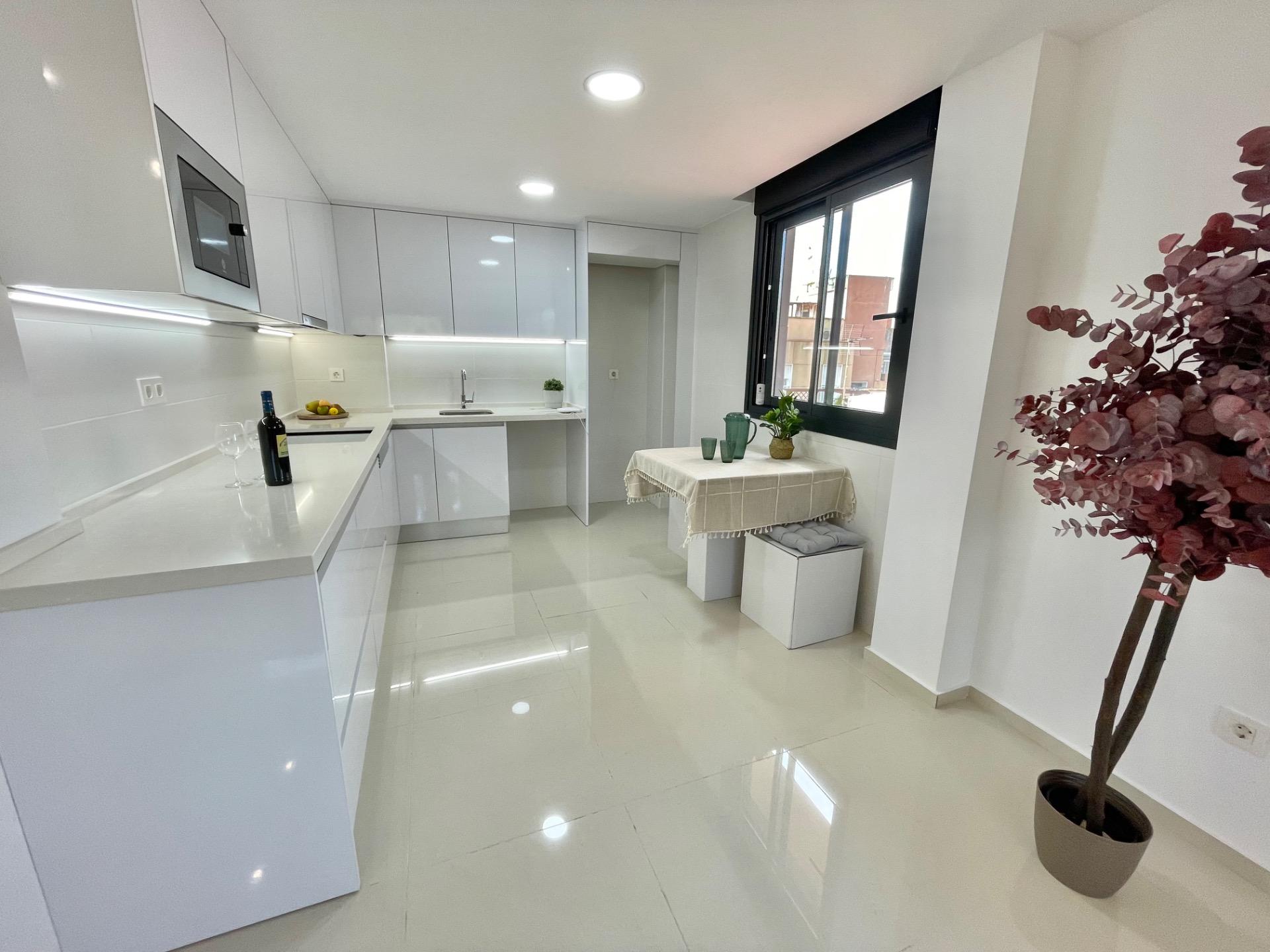 Planta baja 4 habitaciones 115m² en venta - Playa Levante - foto 7