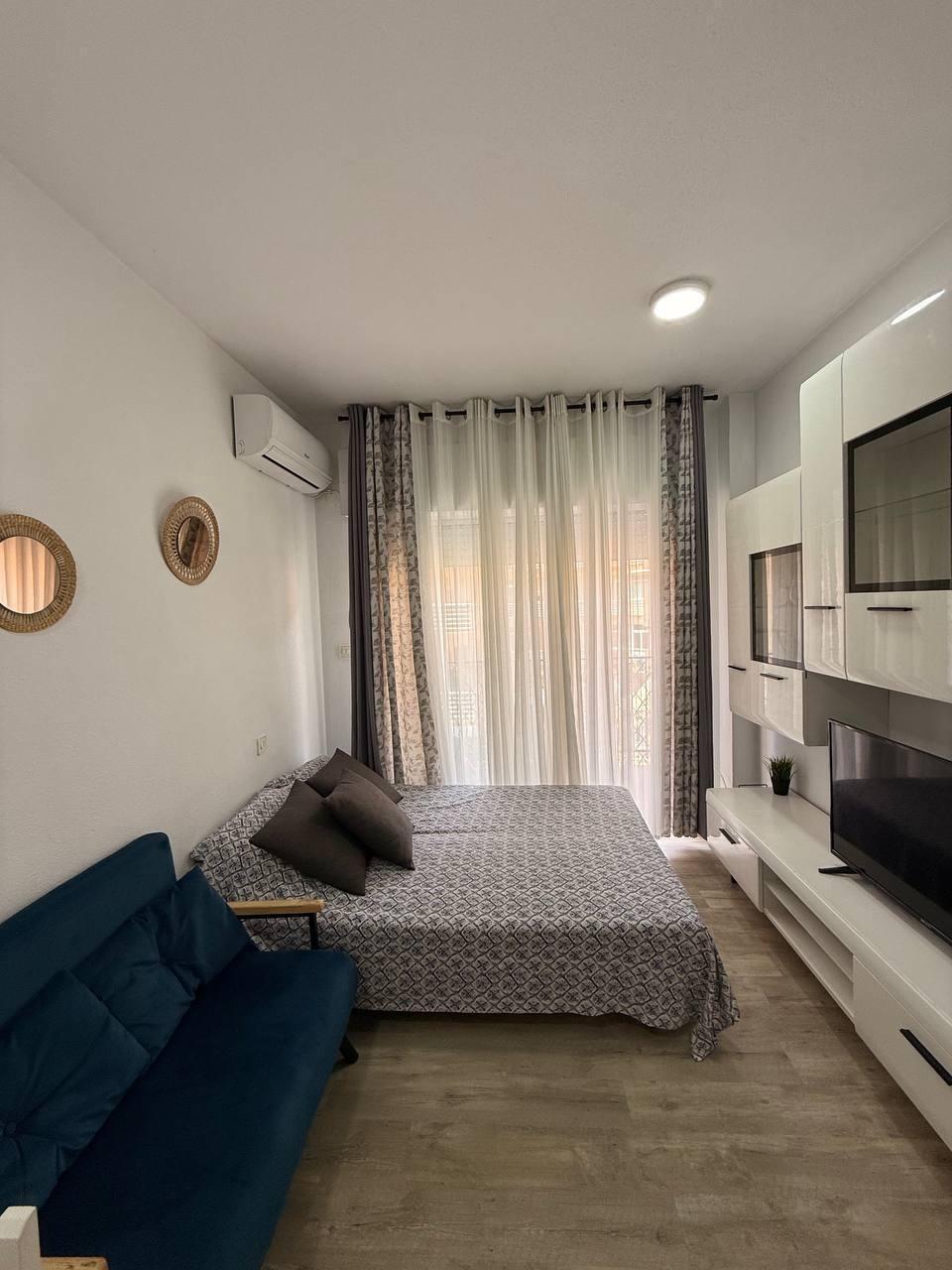 Acogedor Estudio Reformado en Playa del Cura, Torrevieja - foto 12