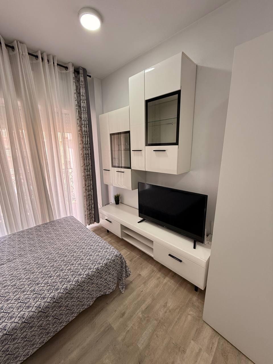 Acogedor Estudio Reformado en Playa del Cura, Torrevieja - foto 7