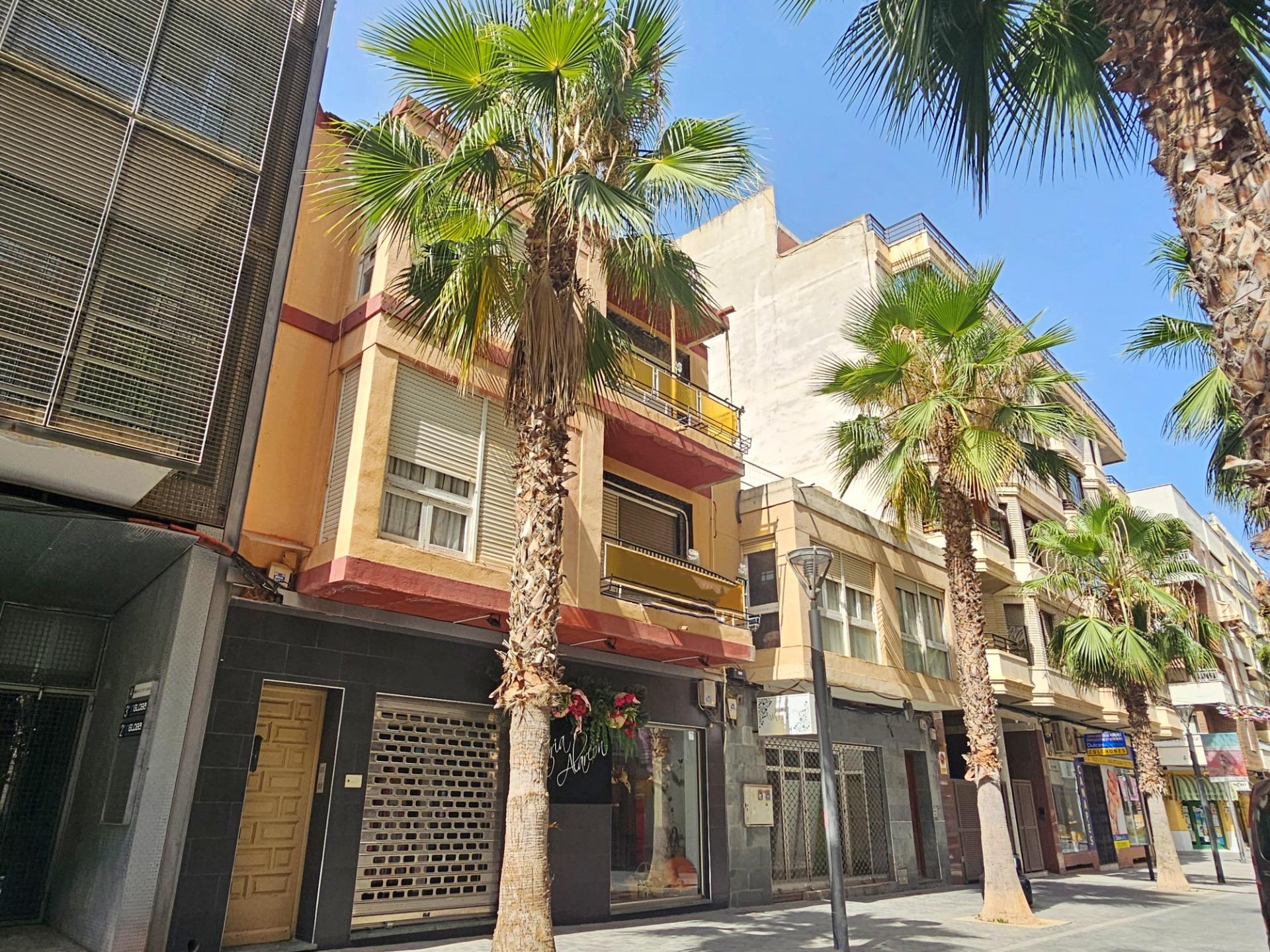 Edificio completo para inversores en el centro de Torrevieja