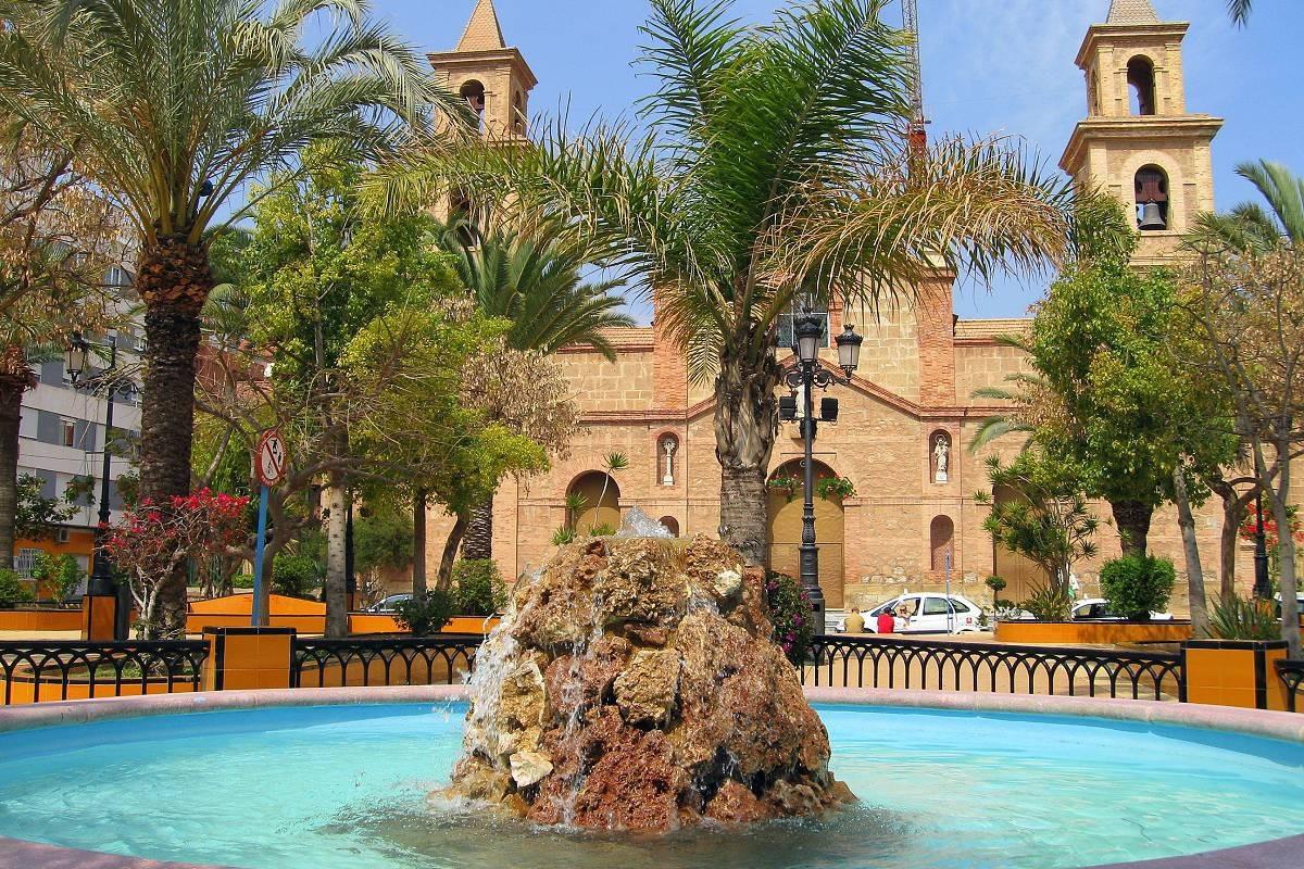 Edificio completo para inversores en el centro de Torrevieja - foto 9