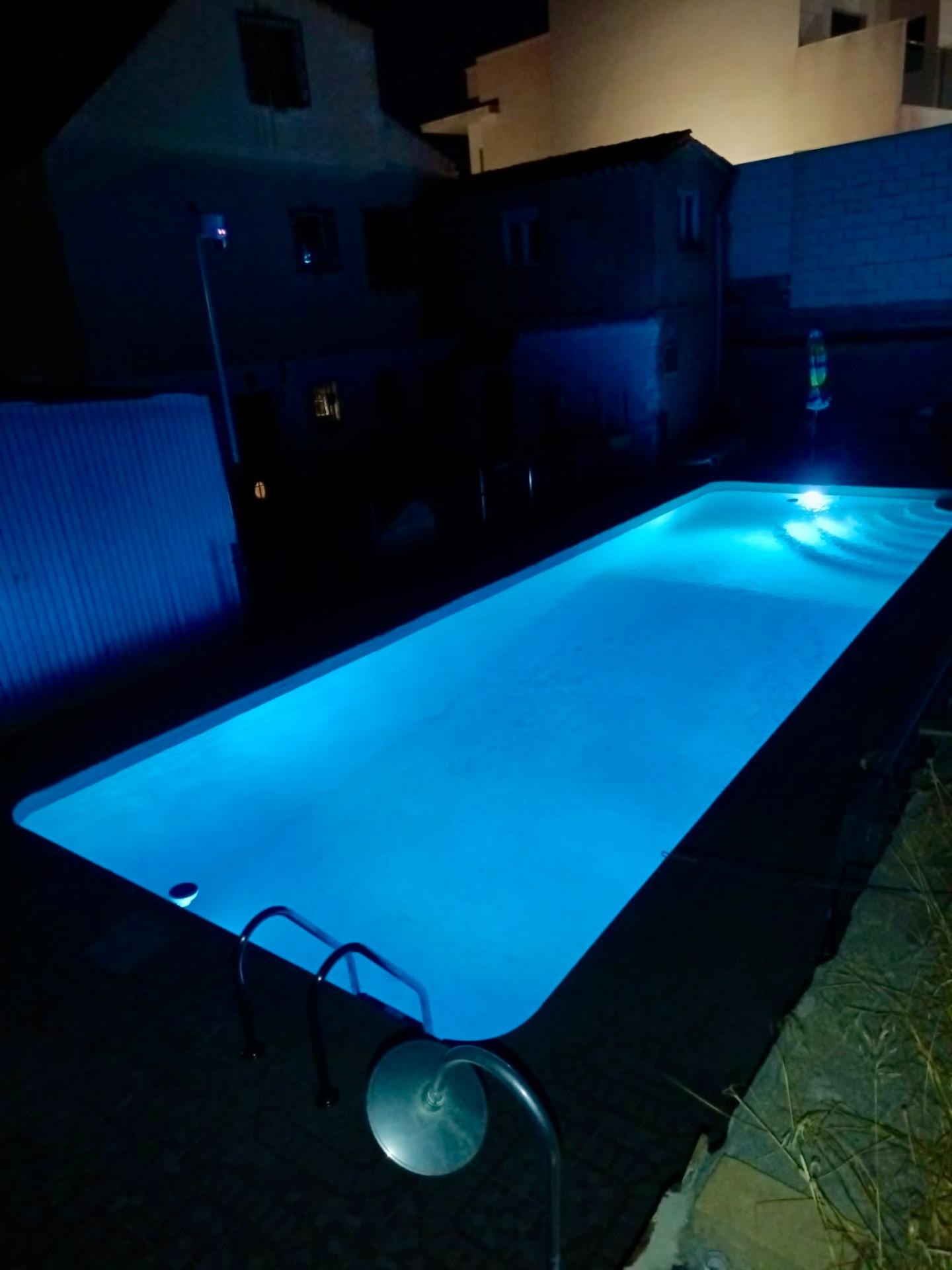 Exclusivo chalet independiente con piscina y gran parcela ur
