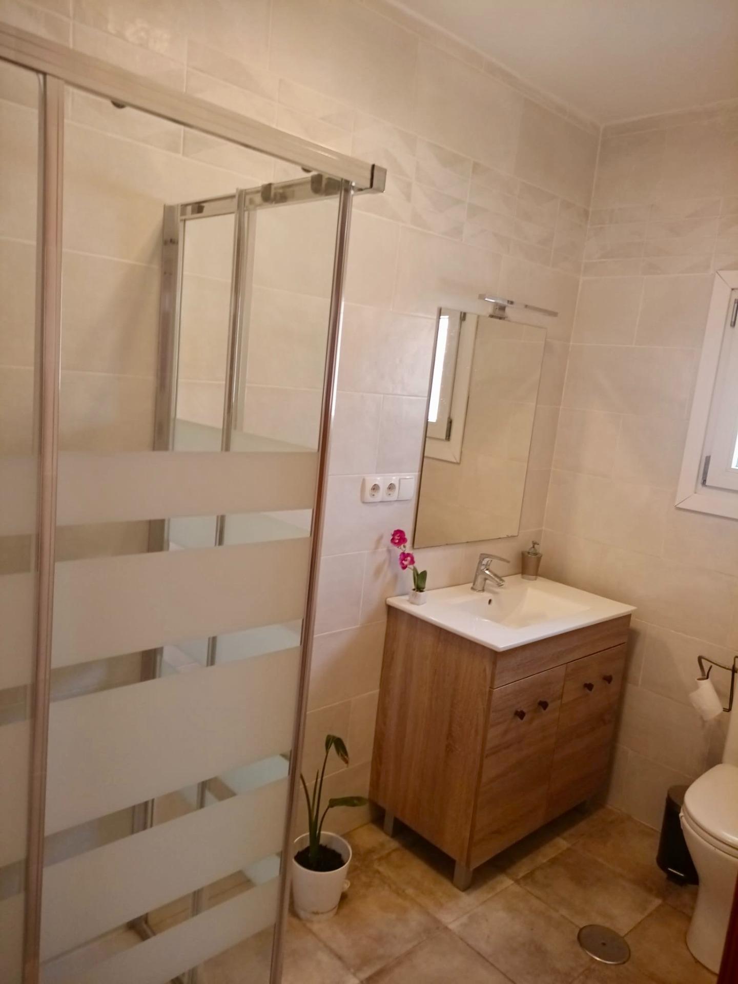 Exclusivo chalet independiente con piscina y gran parcela ur - foto 15