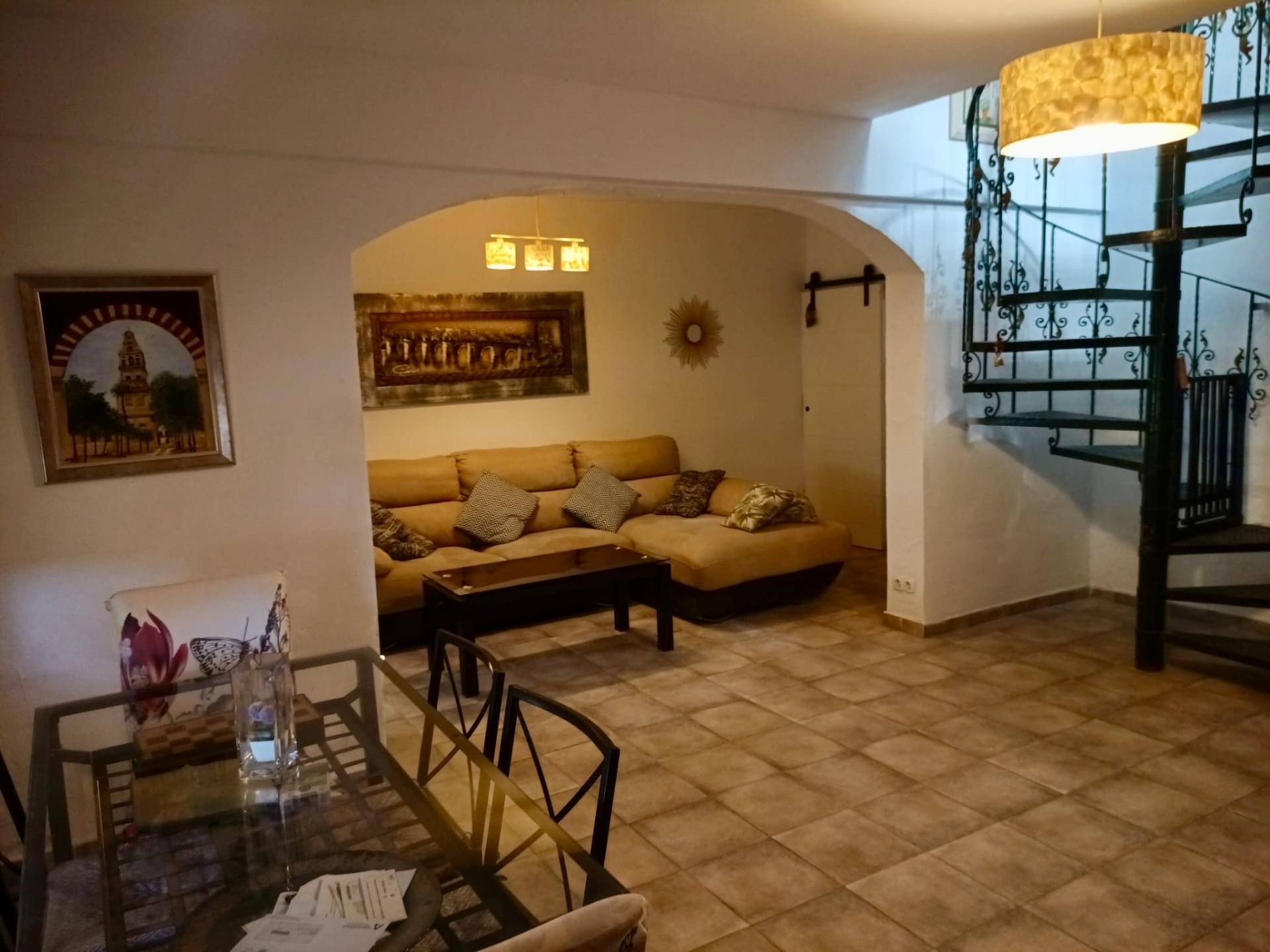 Exclusivo chalet independiente con piscina y gran parcela ur - foto 3