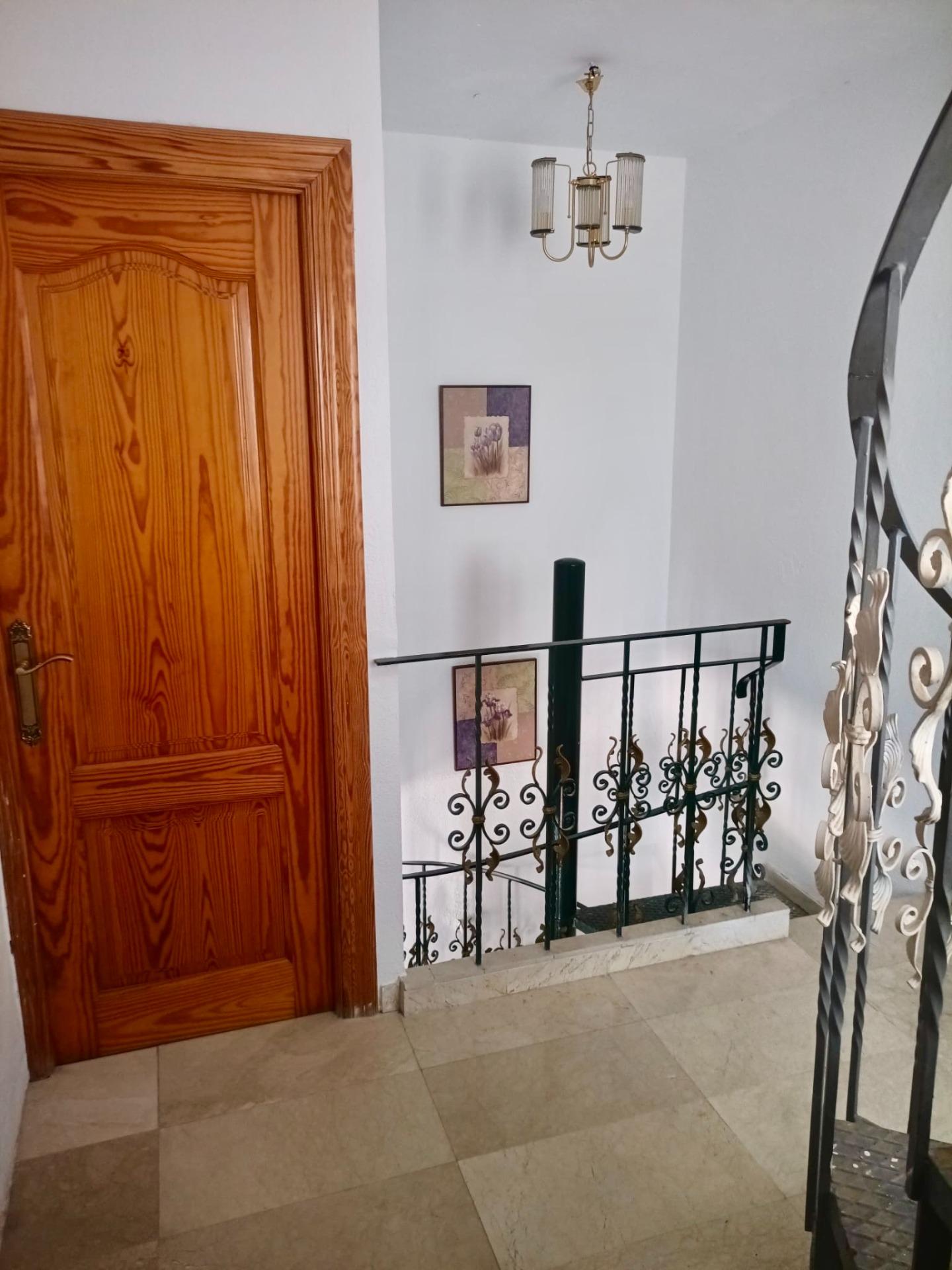 Exclusivo chalet independiente con piscina y gran parcela ur - foto 23