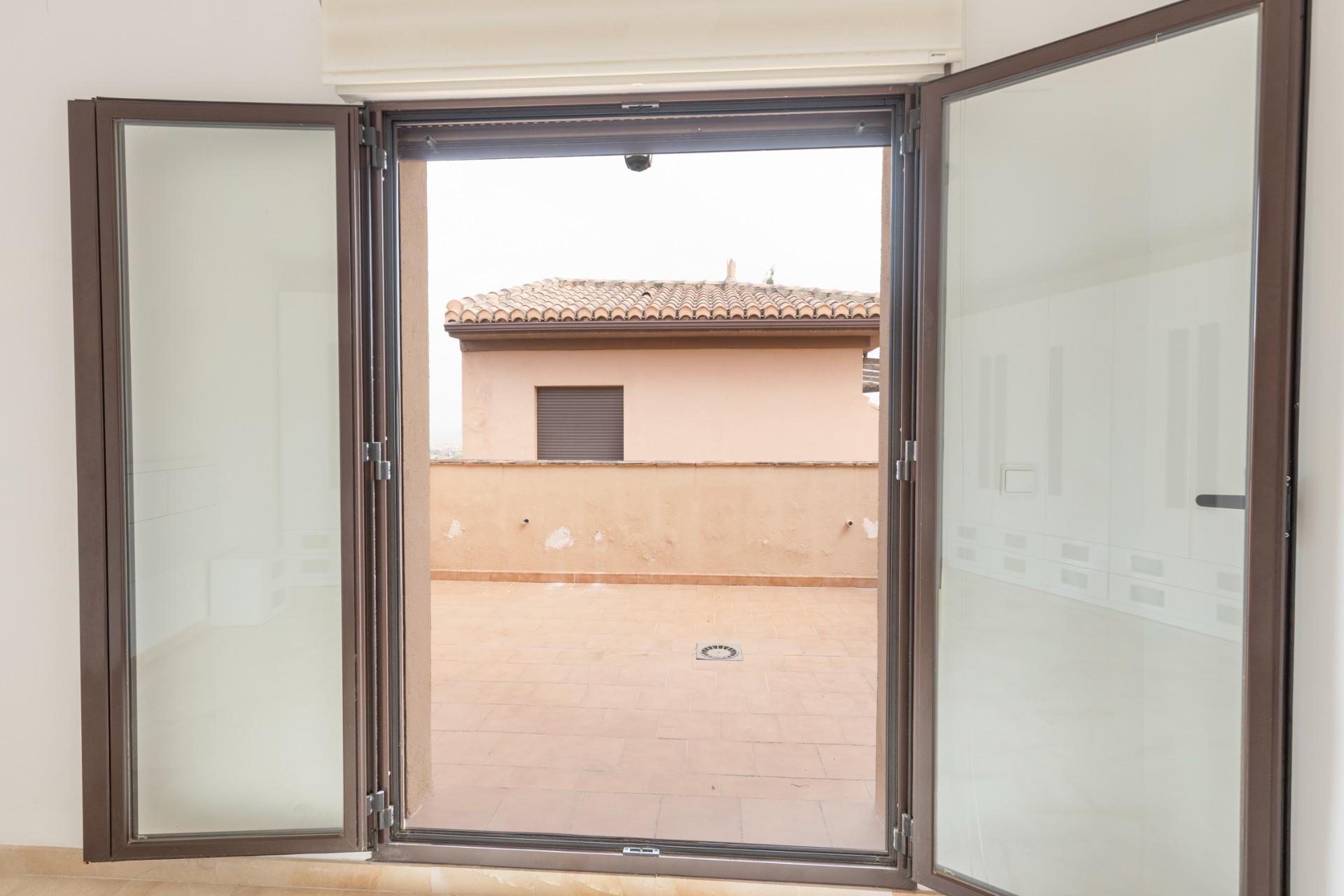 ESPECTACULAR TRIPLEX CON GARAJE Y TRASTERO EN MONACHIL - foto 18