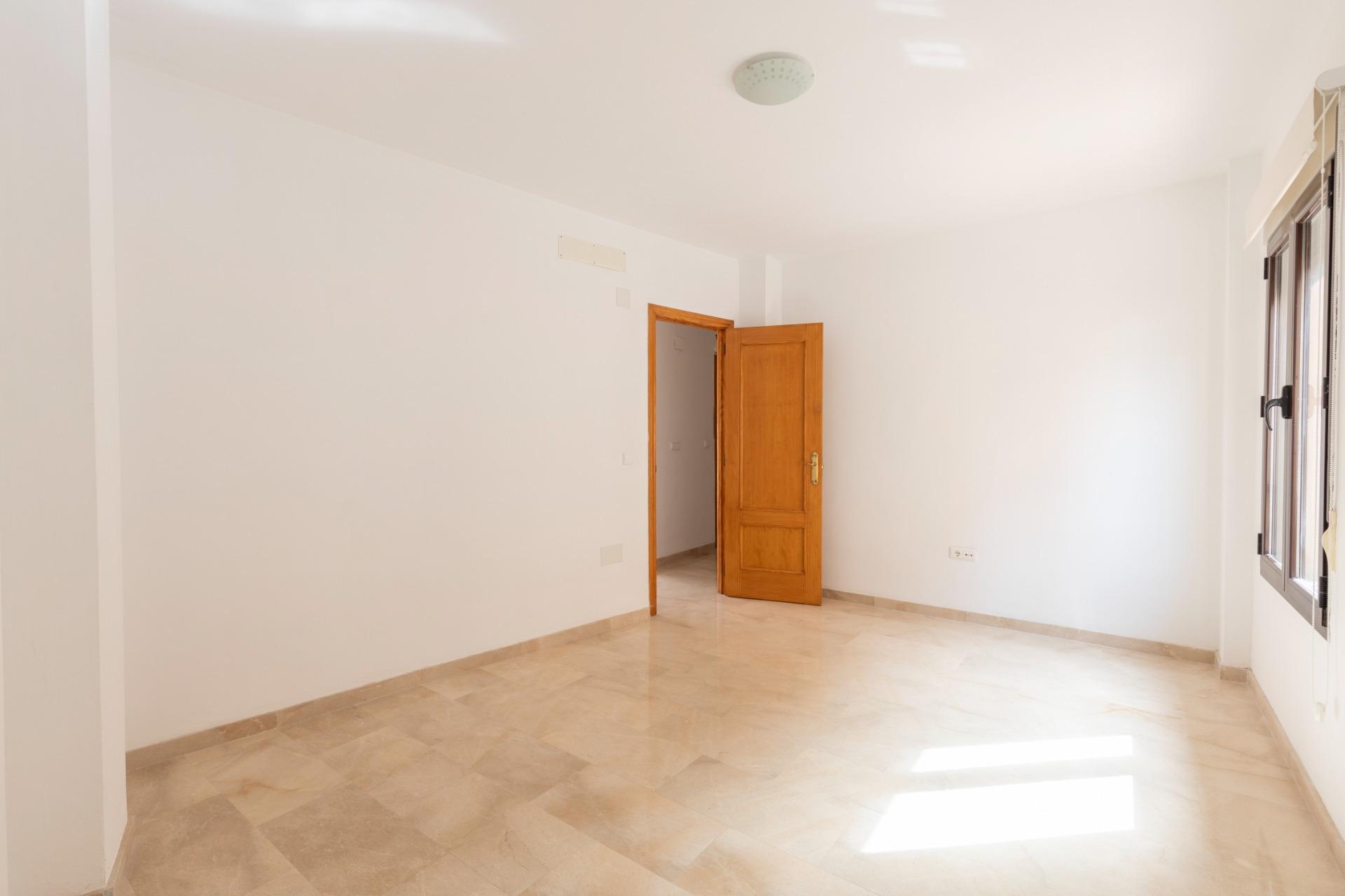 ESPECTACULAR TRIPLEX CON GARAJE Y TRASTERO EN MONACHIL - foto 31