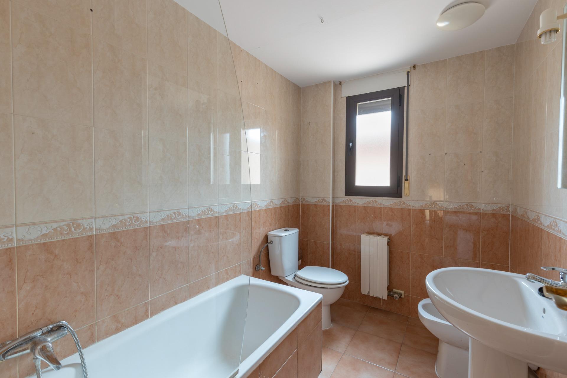 ESPECTACULAR TRIPLEX CON GARAJE Y TRASTERO EN MONACHIL - foto 35