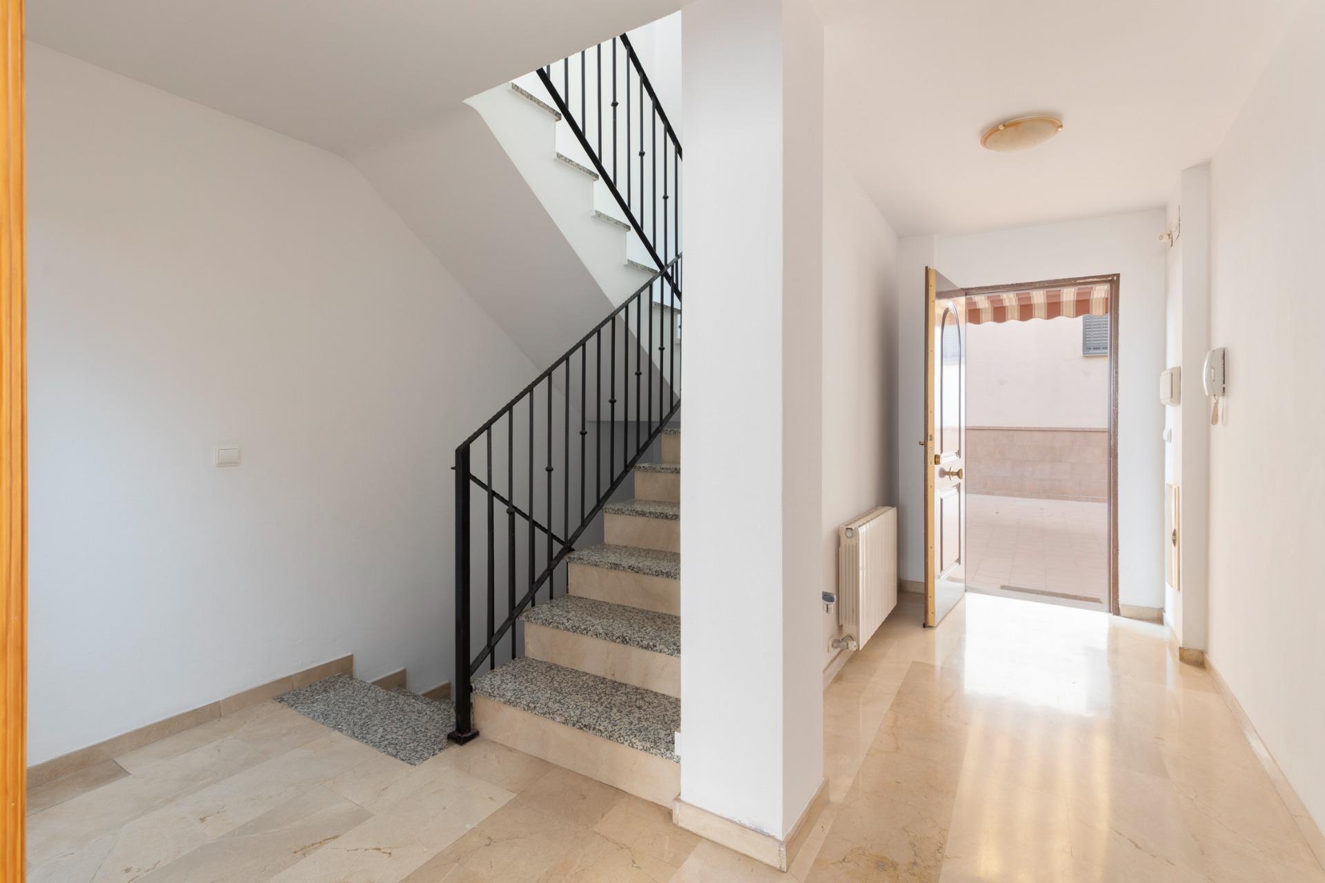 ESPECTACULAR TRIPLEX CON GARAJE Y TRASTERO EN MONACHIL - foto 37
