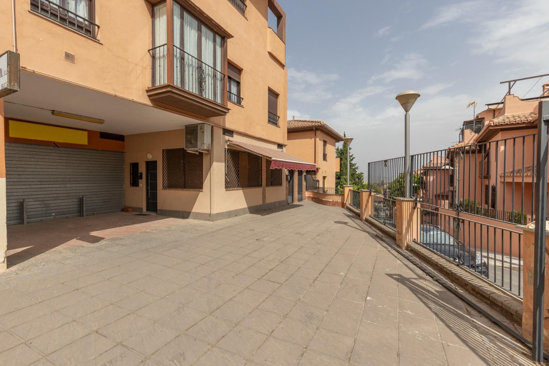 ESPECTACULAR TRIPLEX CON GARAJE Y TRASTERO EN MONACHIL - foto 50