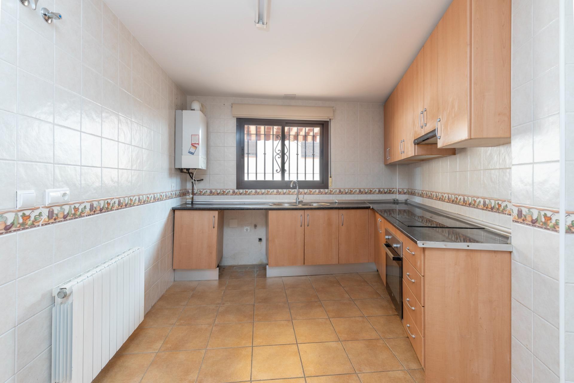 ESPECTACULAR TRIPLEX CON GARAJE Y TRASTERO EN MONACHIL - foto 8