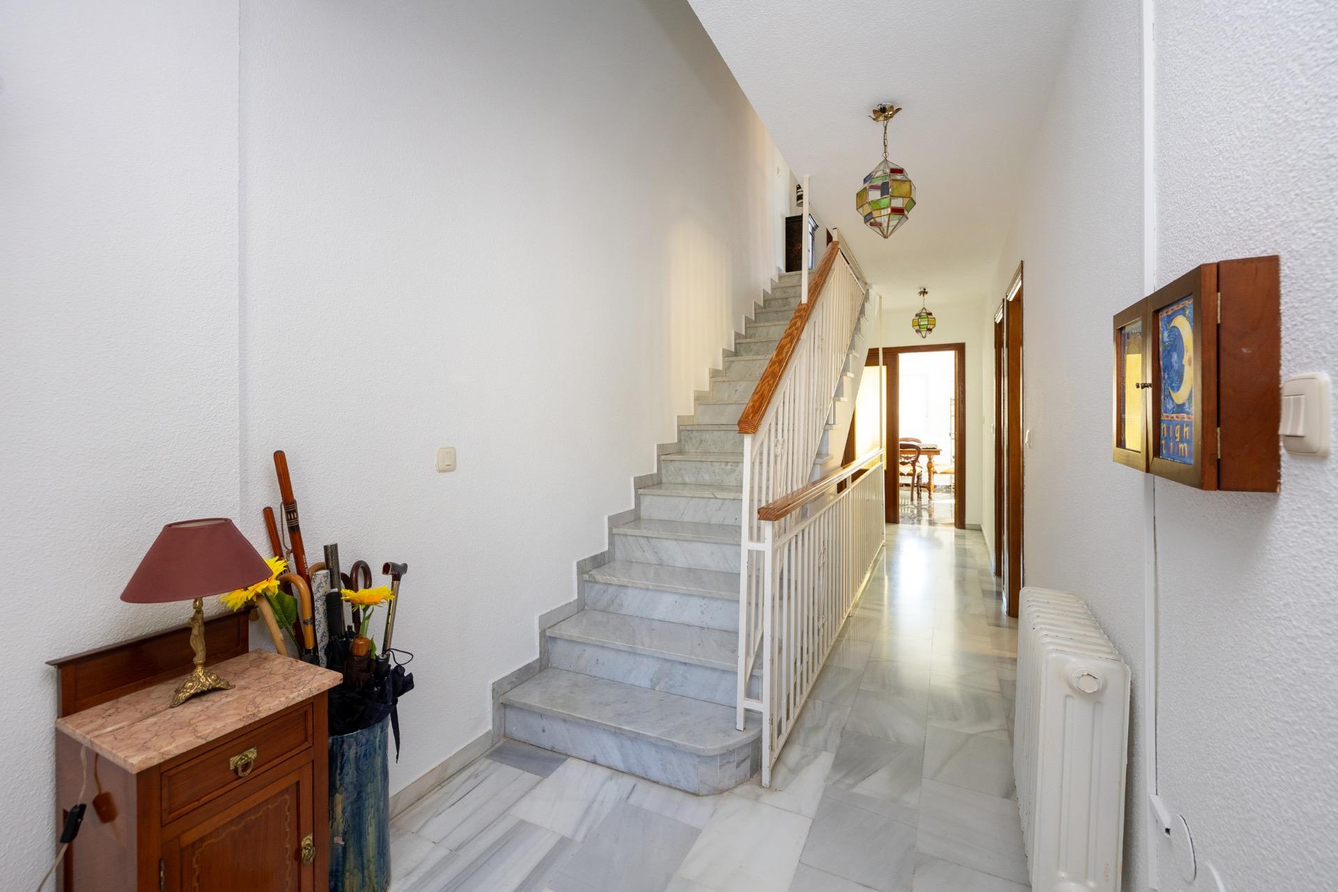 Fantástica vivienda en Loma Linda, vistas panorámicas y zona - foto 7