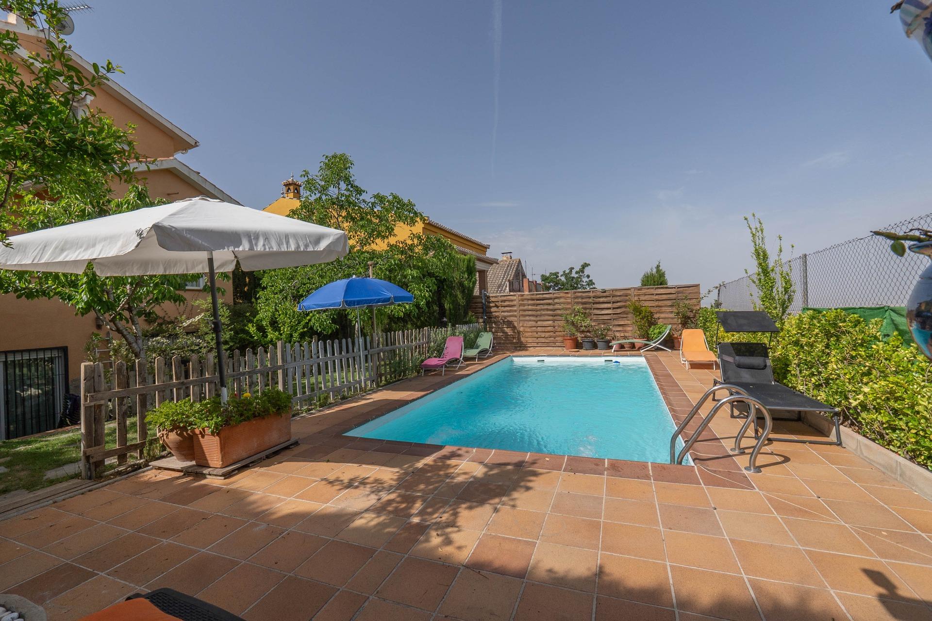 Precioso chalet independiente con piscina en cumbres verdes - foto 36