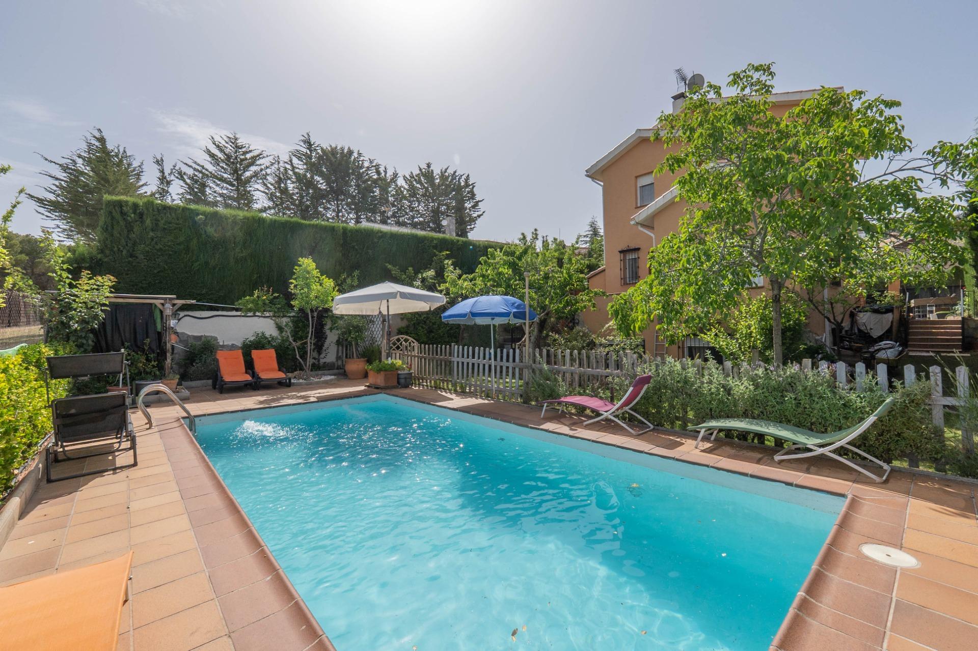 Precioso chalet independiente con piscina en cumbres verdes - foto 39