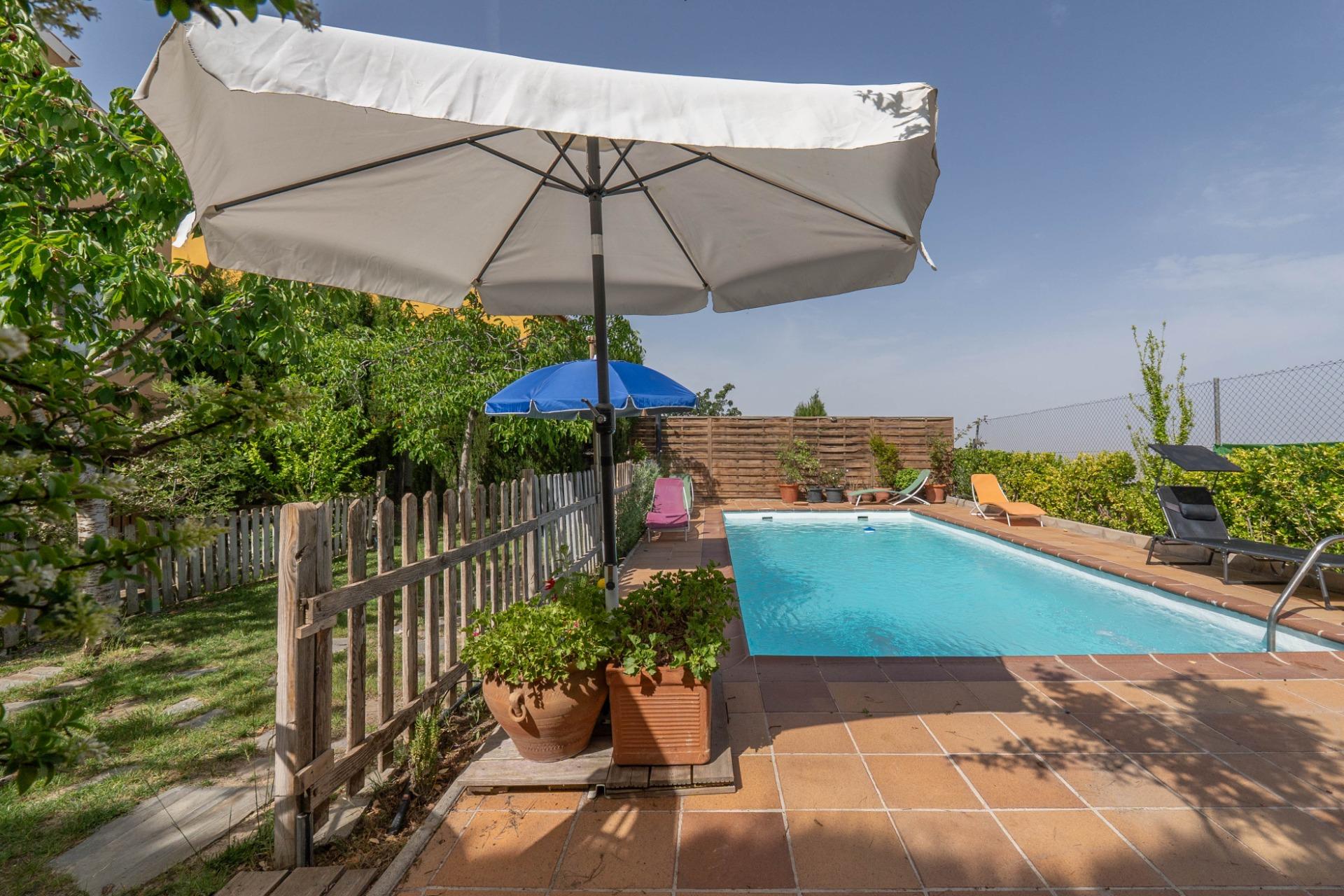 Precioso chalet independiente con piscina en cumbres verdes - foto 41