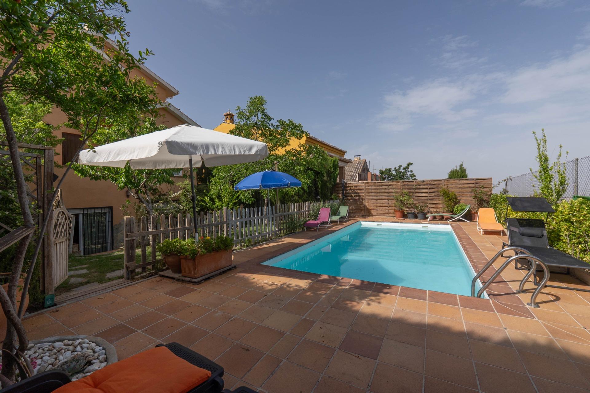 Precioso chalet independiente con piscina en cumbres verdes - foto 44