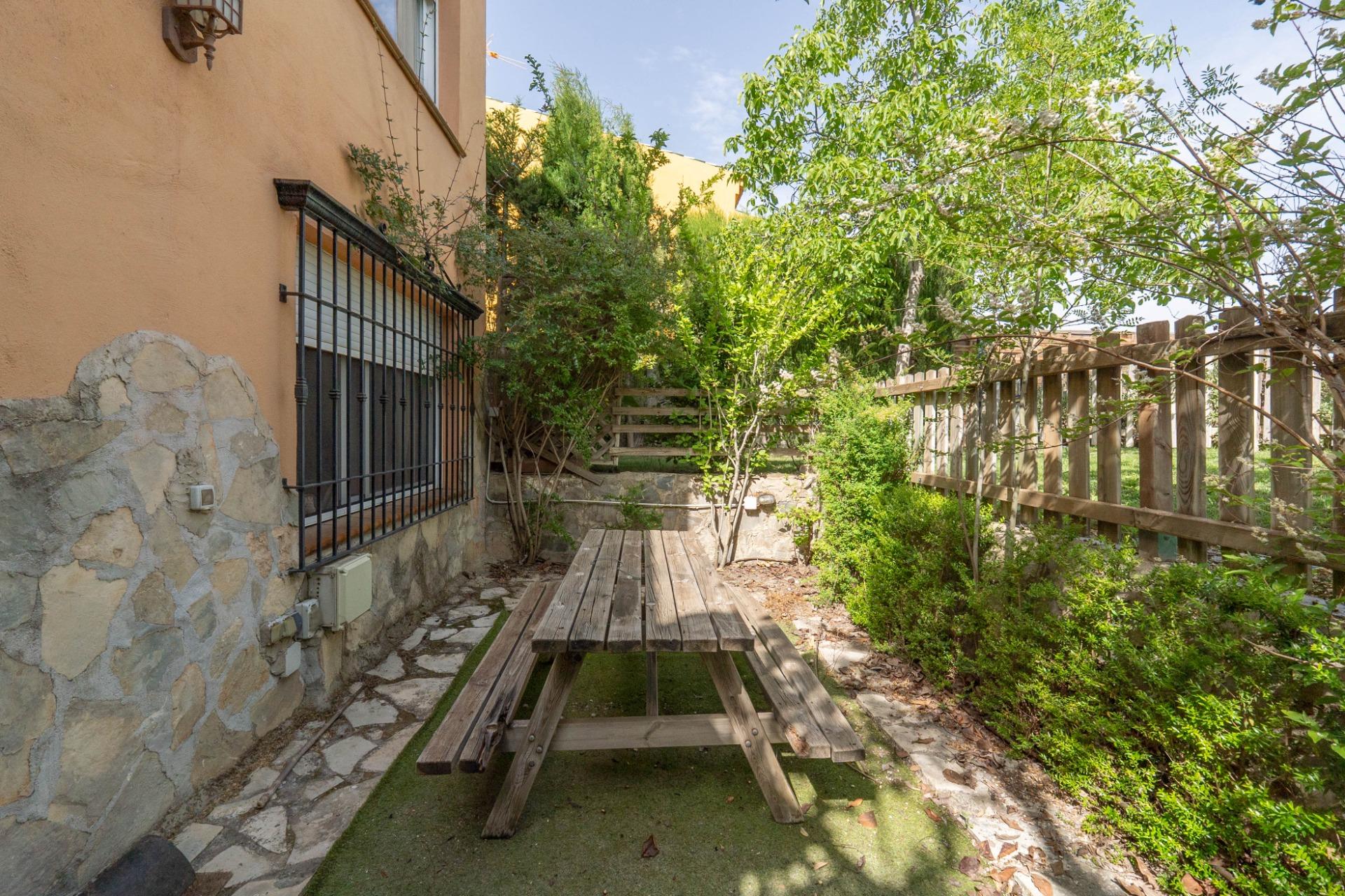 Precioso chalet independiente con piscina en cumbres verdes - foto 45