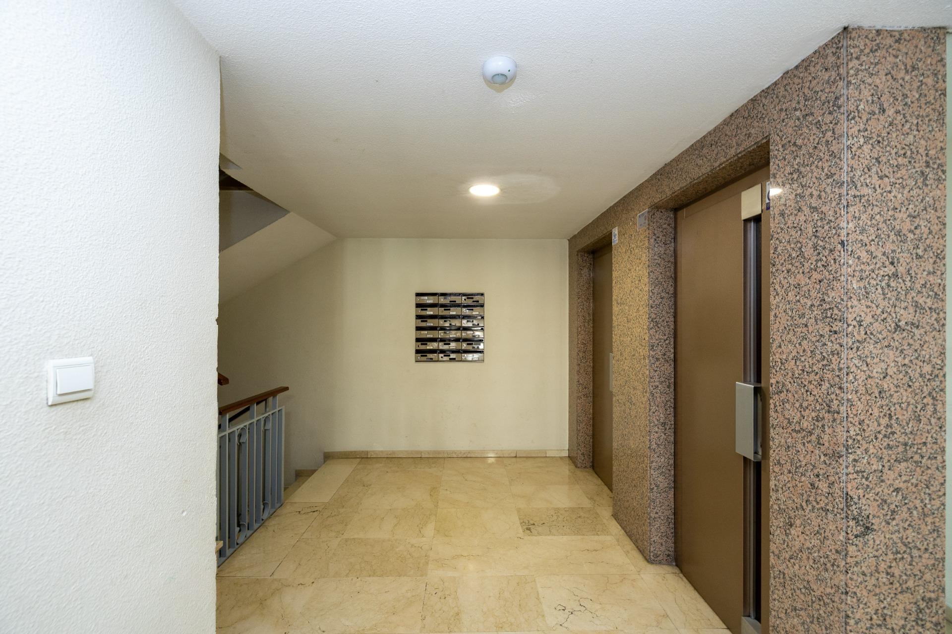 TU NUEVO PISO EN ALHAMAR TE ESTA ESPERANDO - foto 16